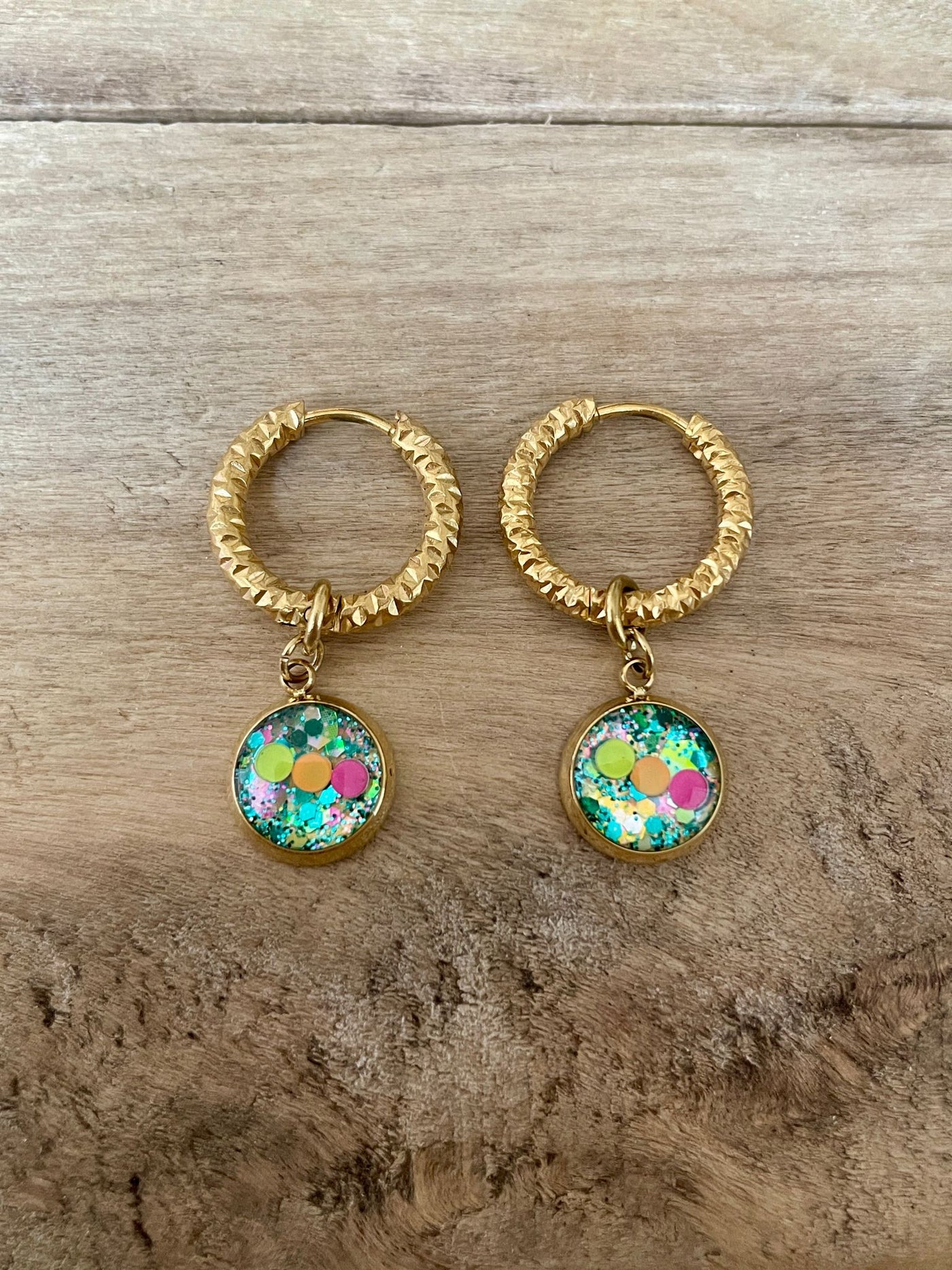 Boucles d'oreilles SANTORINI dorées Deblocage du noeud du moment
