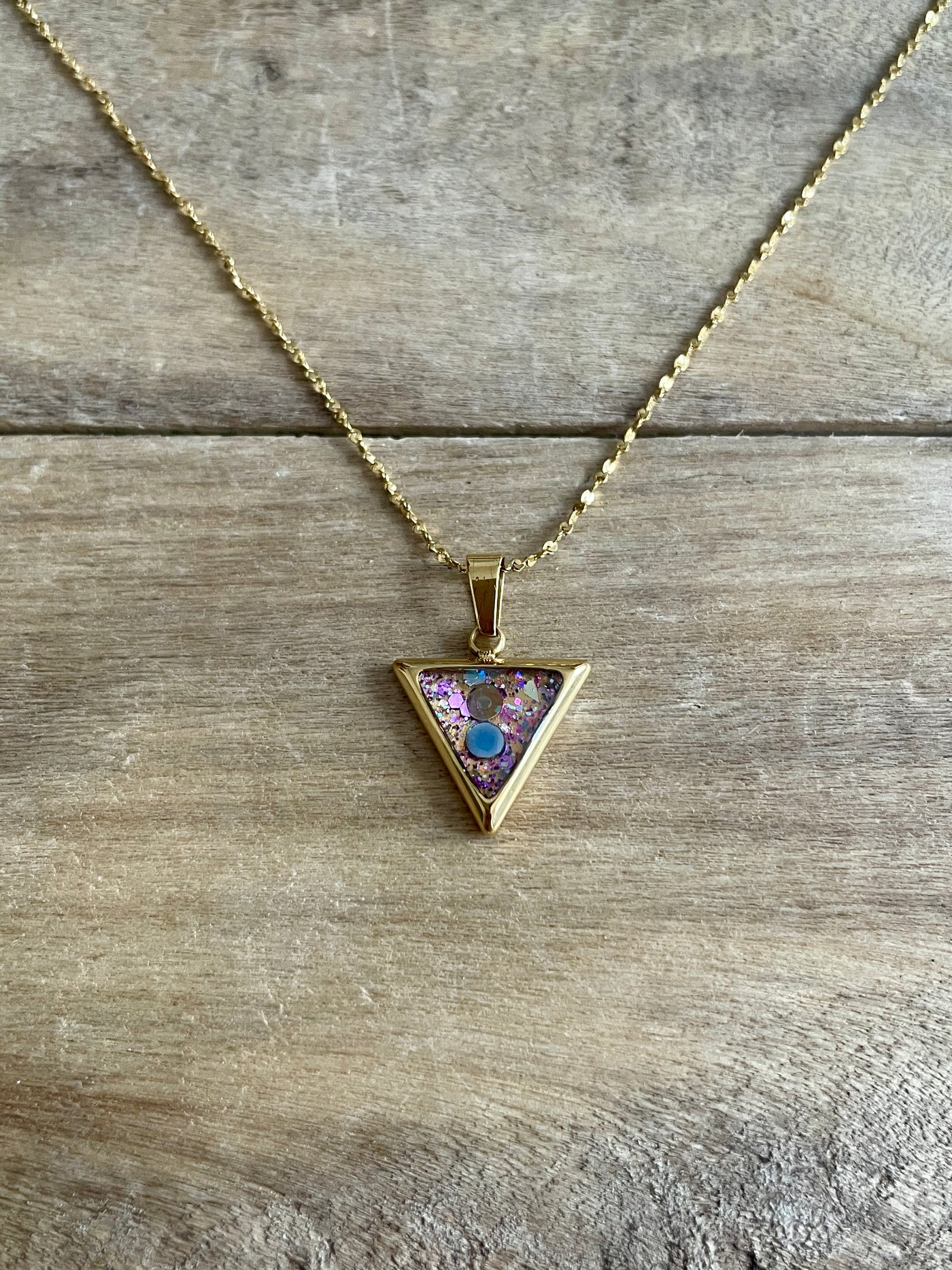 Collier triangle doré Lâcher prise