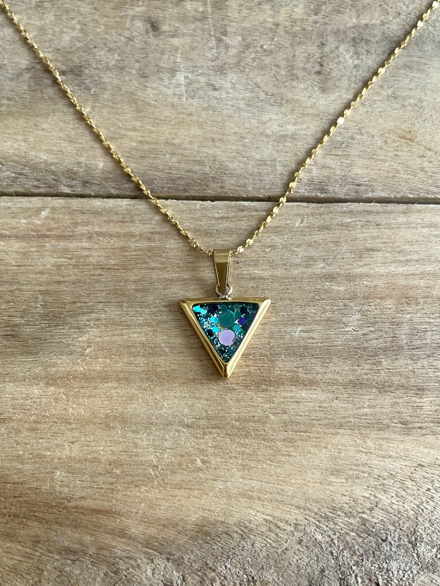 Collier triangle doré Amour de soi