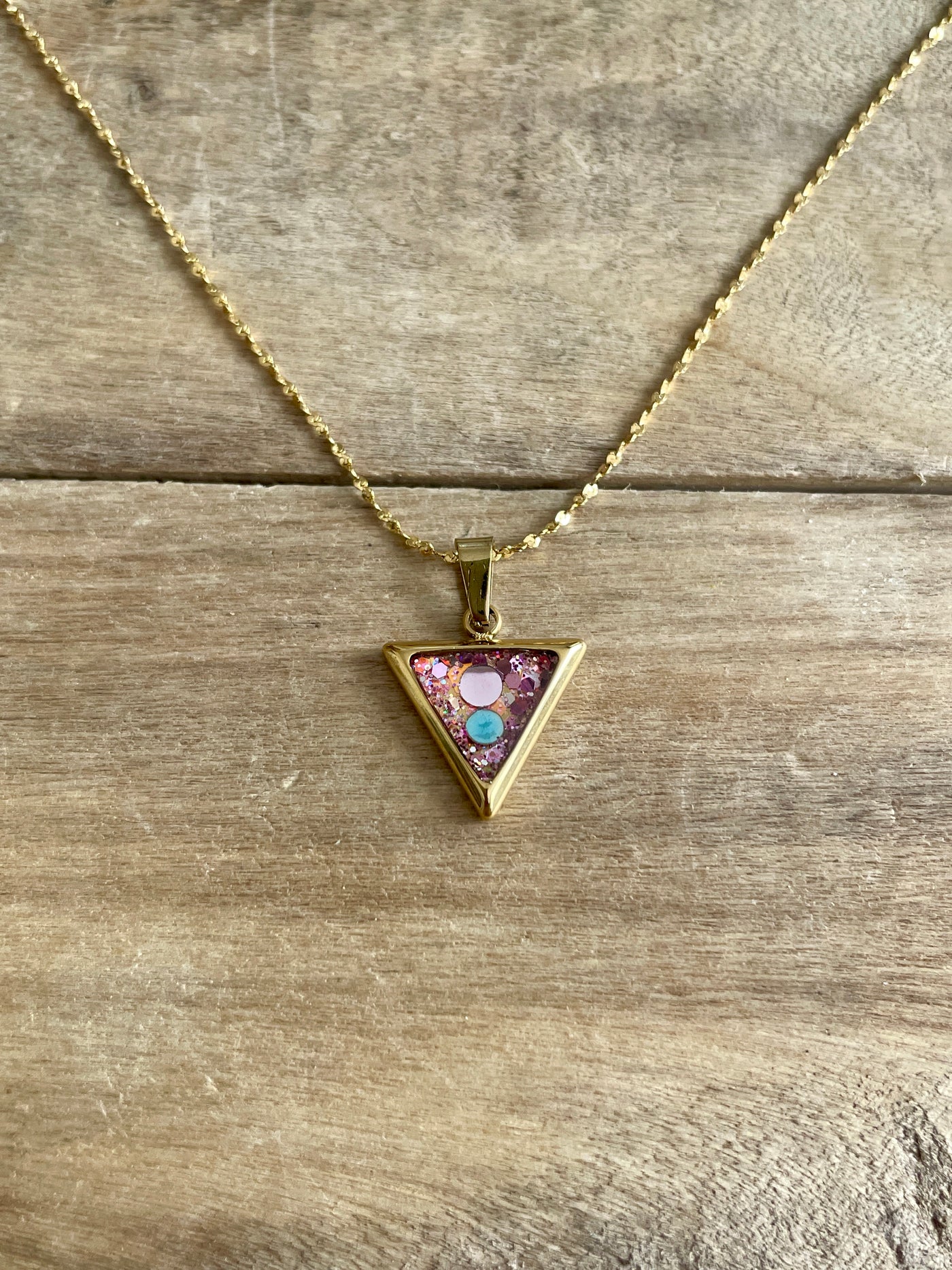 Collier triangle doré Blessure d'Abandon