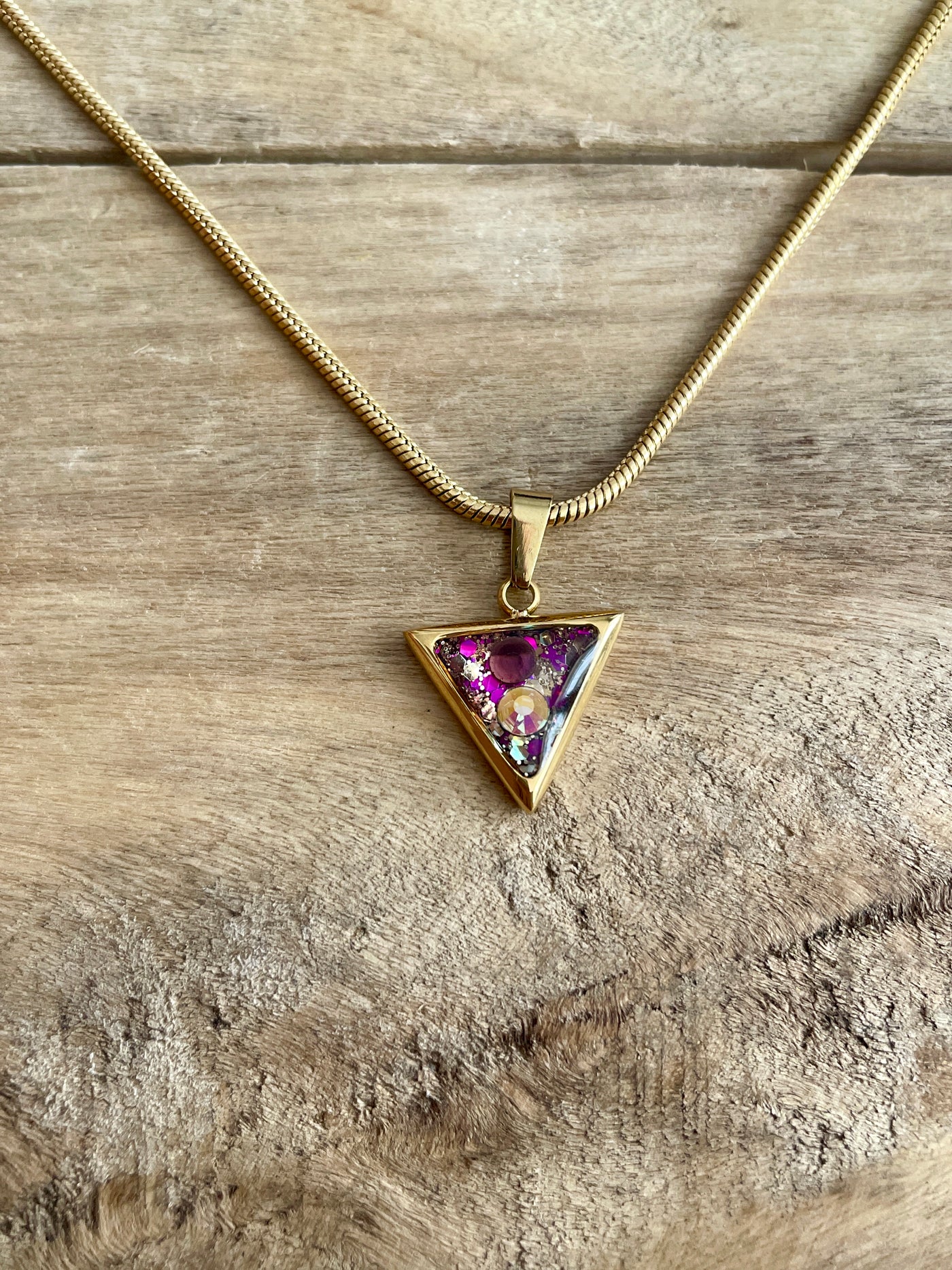 Collier simple doré TRIANGLE Enfant intérieur