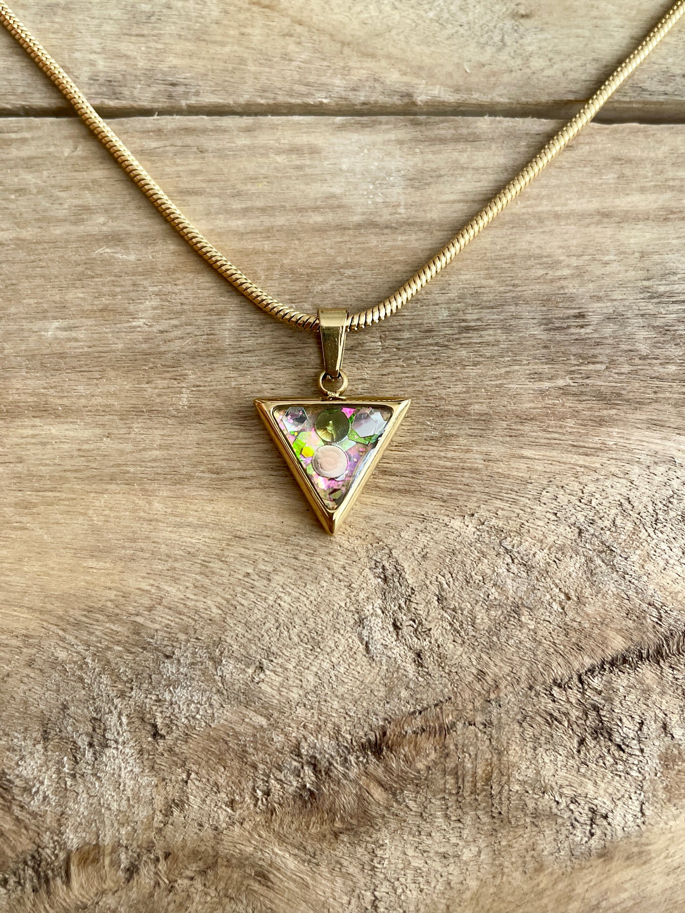 Collier simple doré TRIANGLE Etre soi