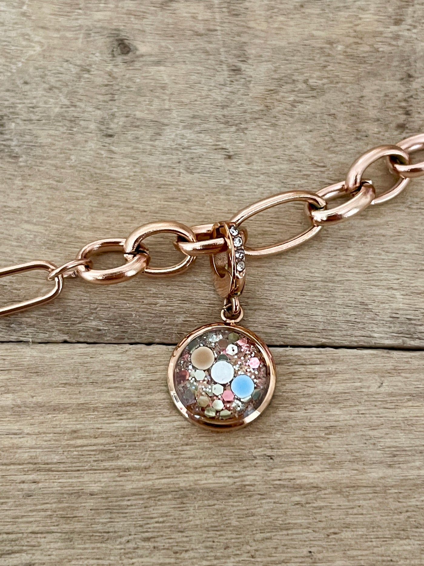 Charm  cristal or rose Procréation (vendu sans bracelet)