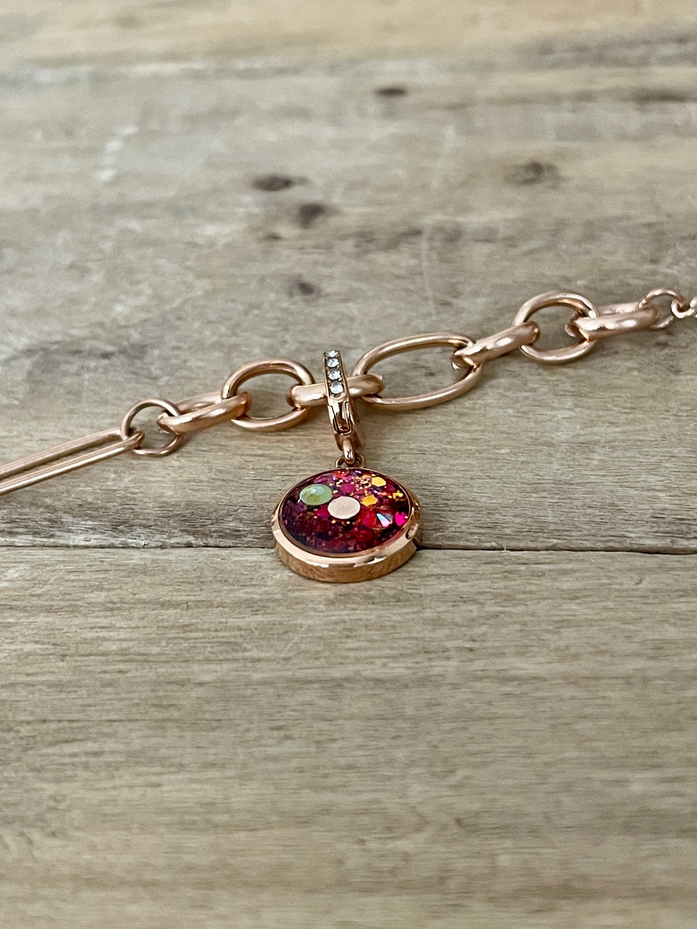 Charm Cristal or rose Nettoyage du plexus (vendu sans bracelet)