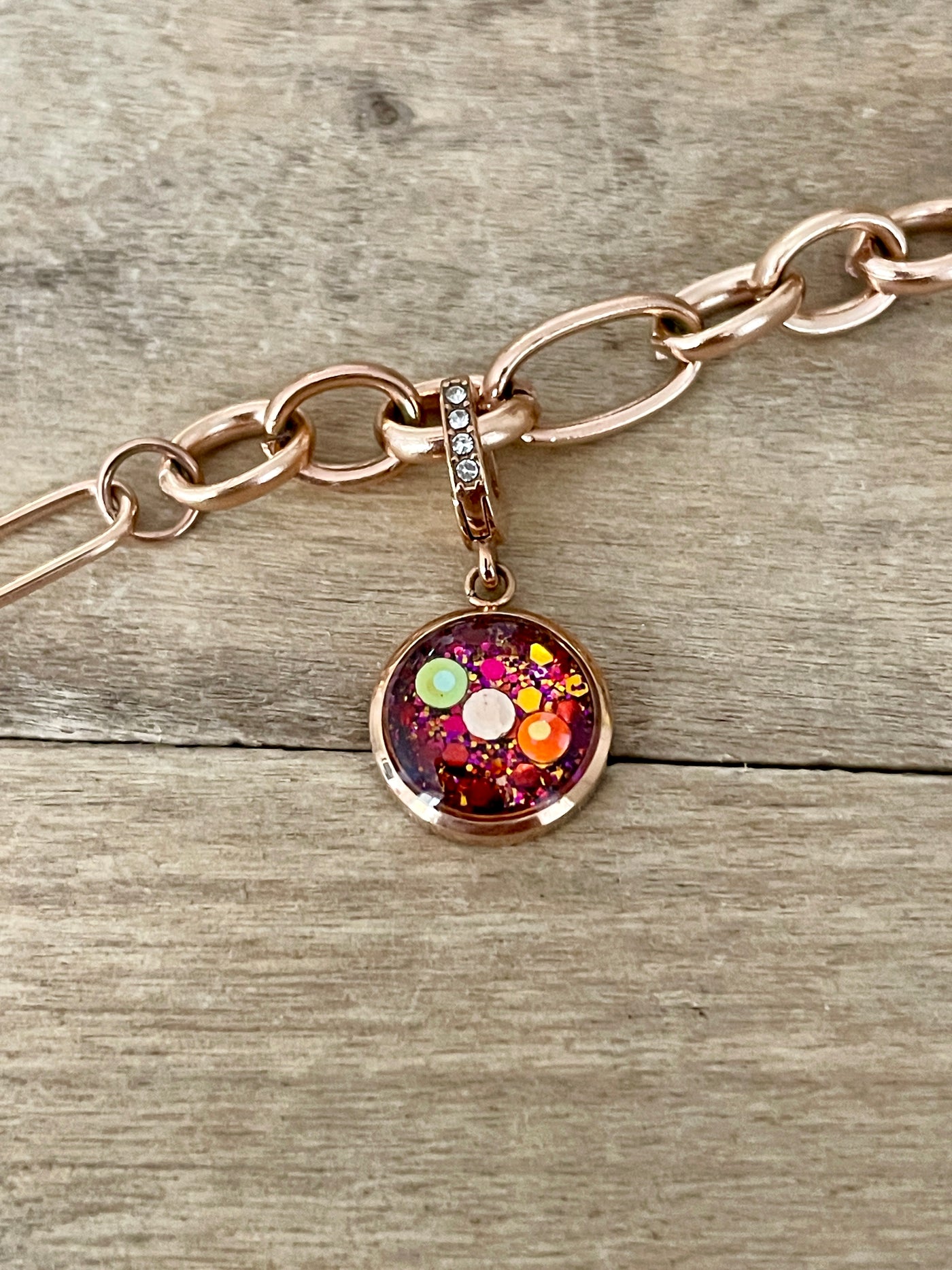 Charm Cristal or rose Nettoyage du plexus (vendu sans bracelet)