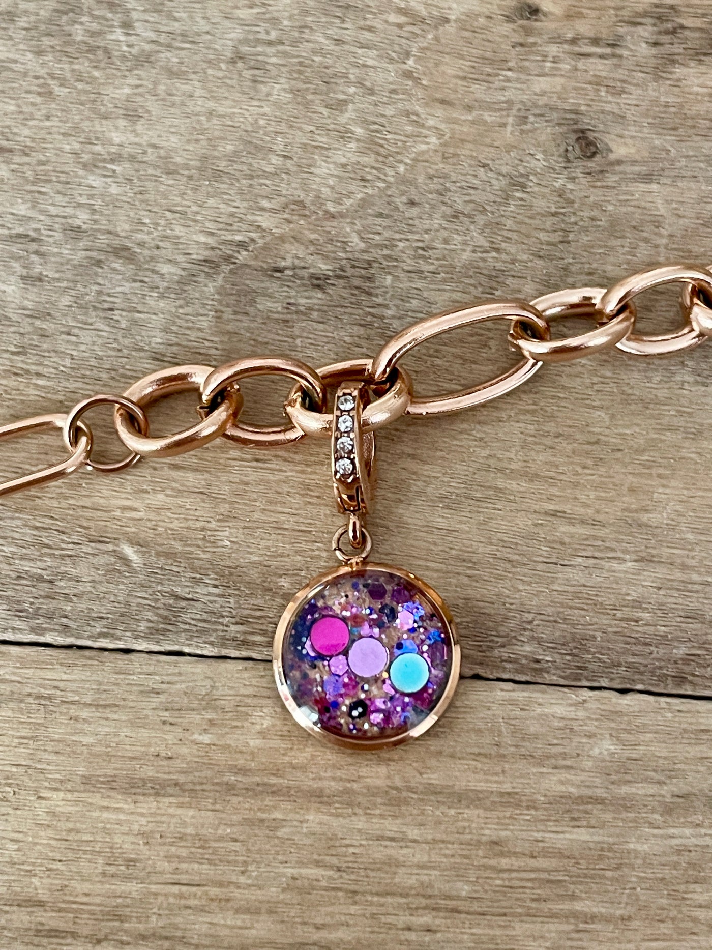 Charm Cristal or rose Chakra sacré (vendu sans bracelet)