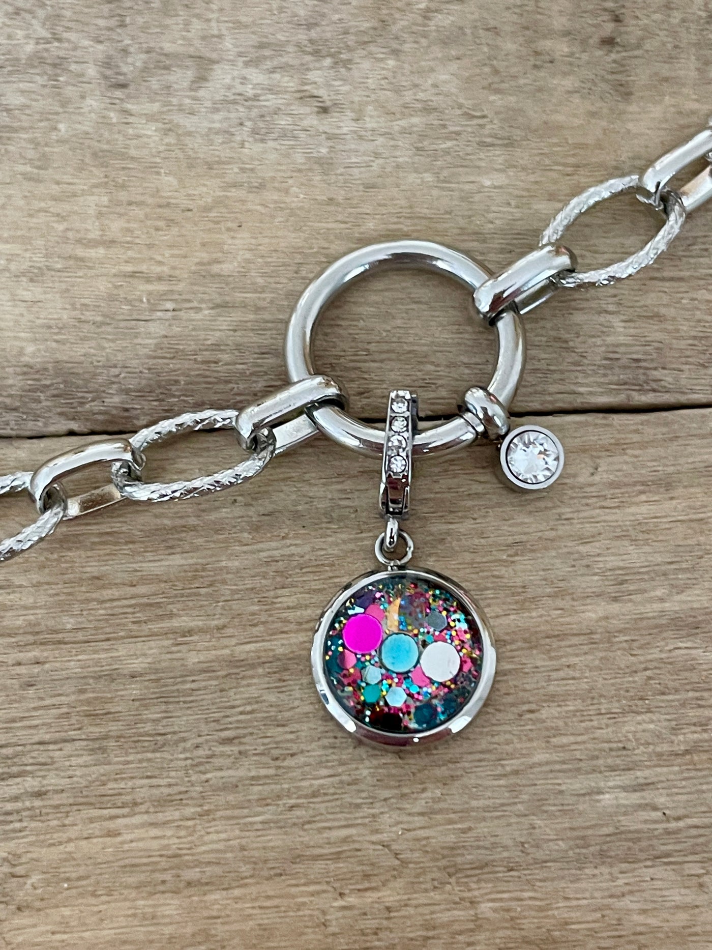 Charm Cristal argenté Féminin sacré (vendu sans bracelet)