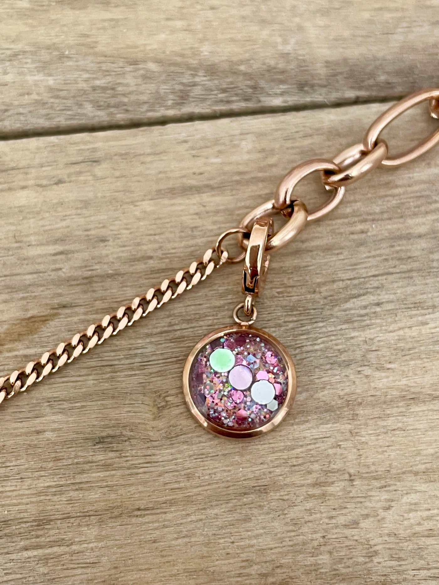 Charm or rose Enfant intérieur (vendu sans bracelet)