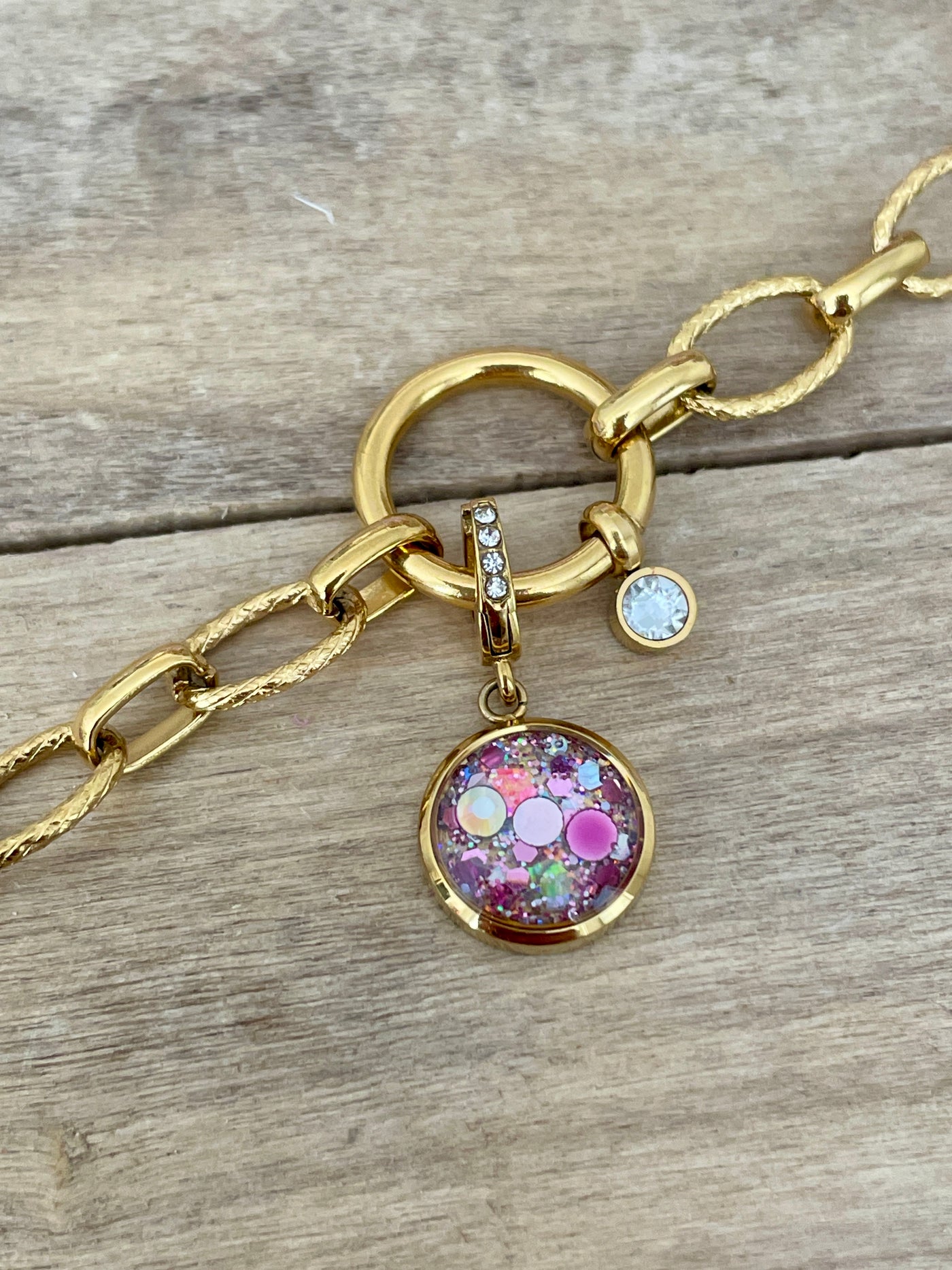 Charm Cristal doré Chakra coeur (vendu sans bracelet)