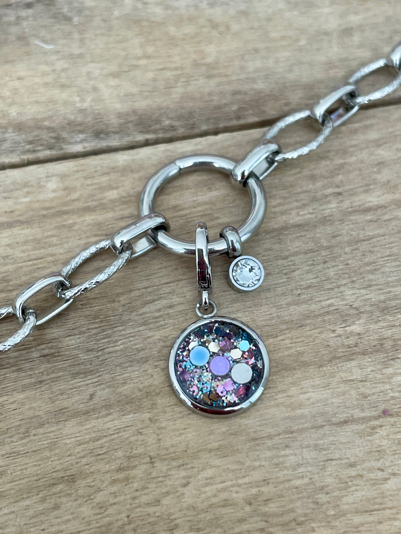 Charm argenté Hypersensibilité (vendu sans bracelet)