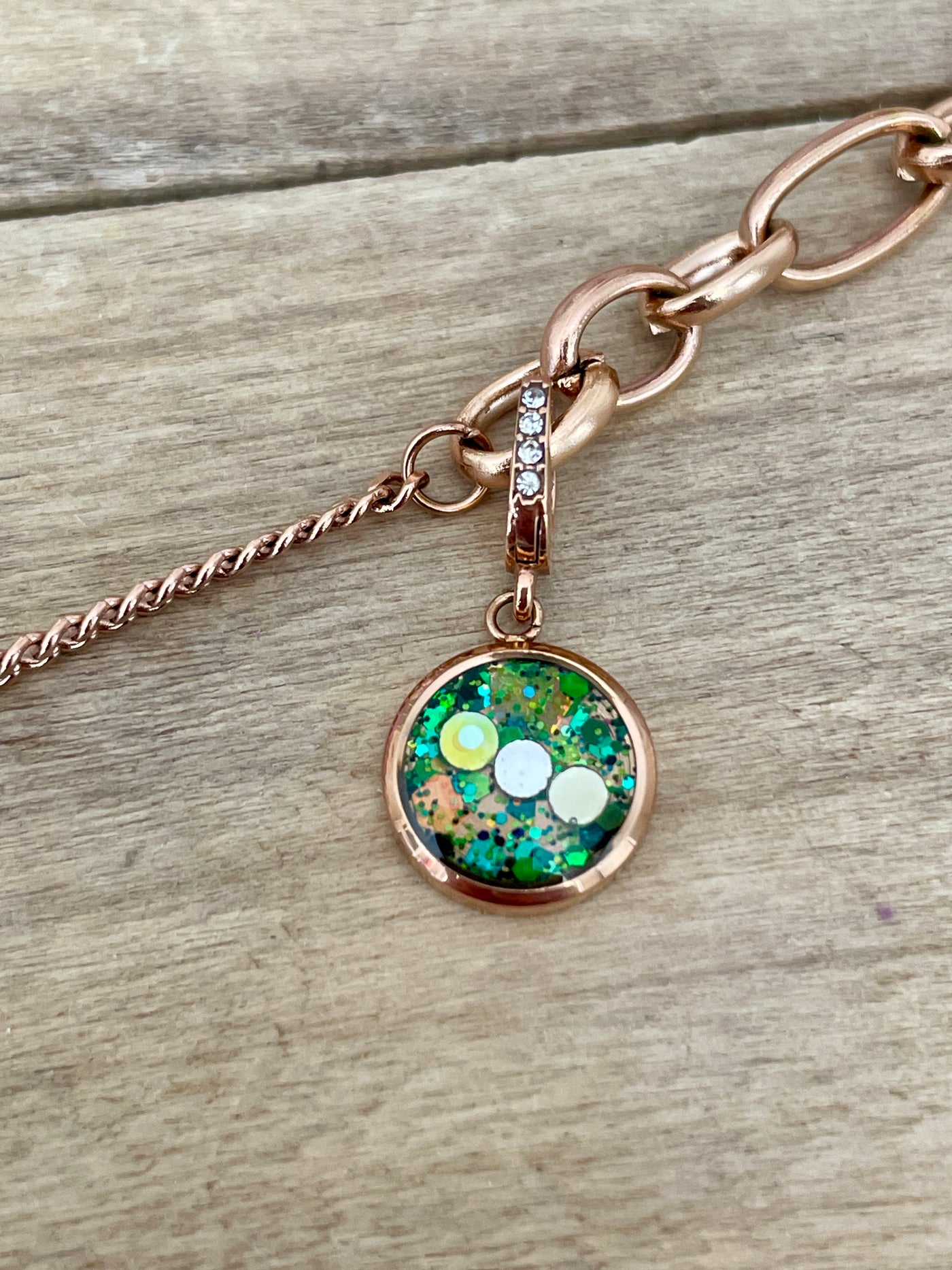 Charm Cristal or rose Réharmonisation des 7 chakras (vendu sans bracelet)