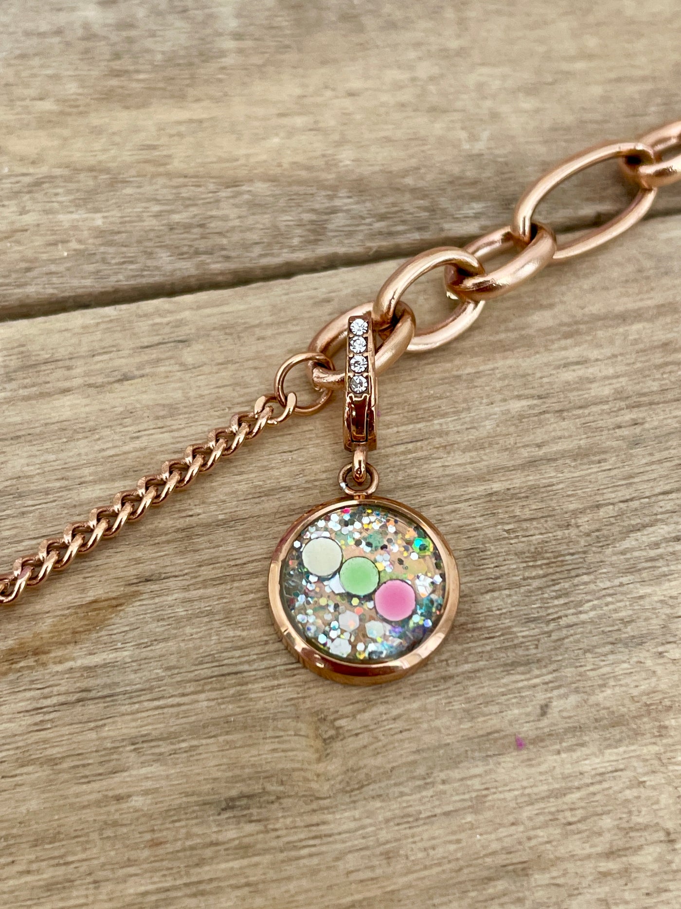 Charm Cristal or rose Vibration (vendu sans bracelet)