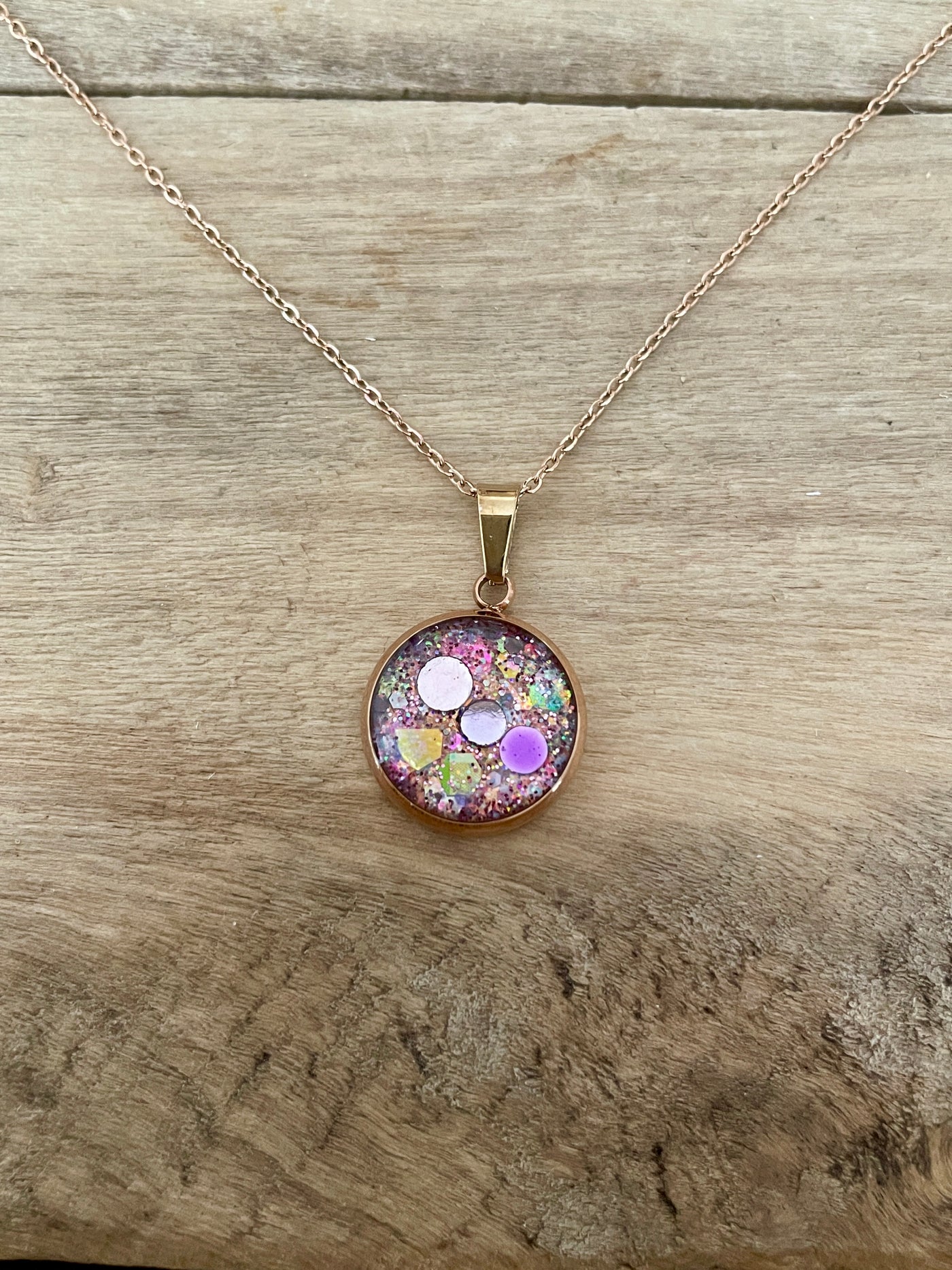 Collier simple or rose Sécurité relationnelle