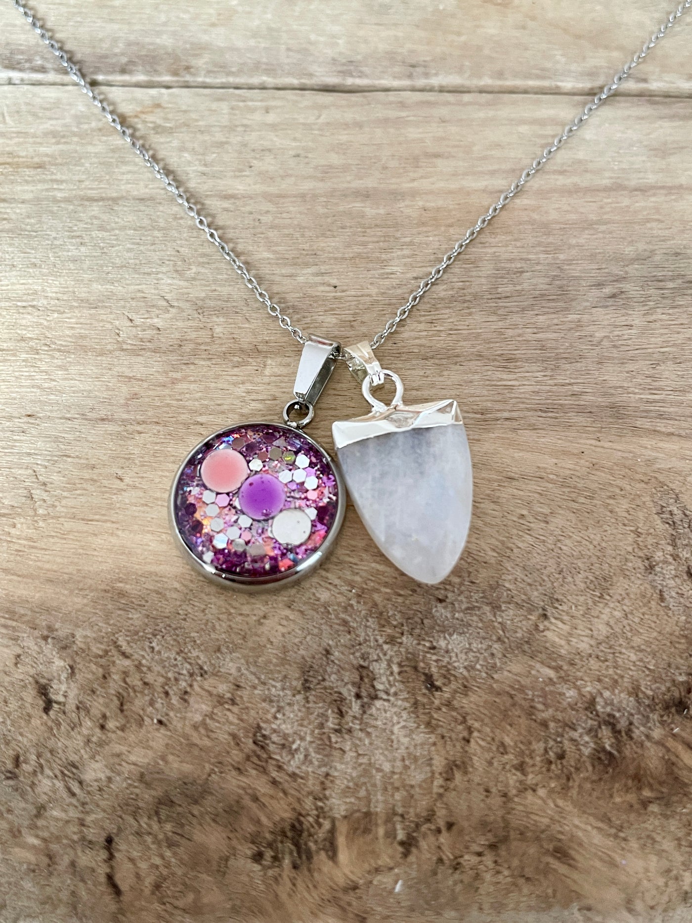 Collier simple argenté PIERRE DE LUNE Mémoires karmiques