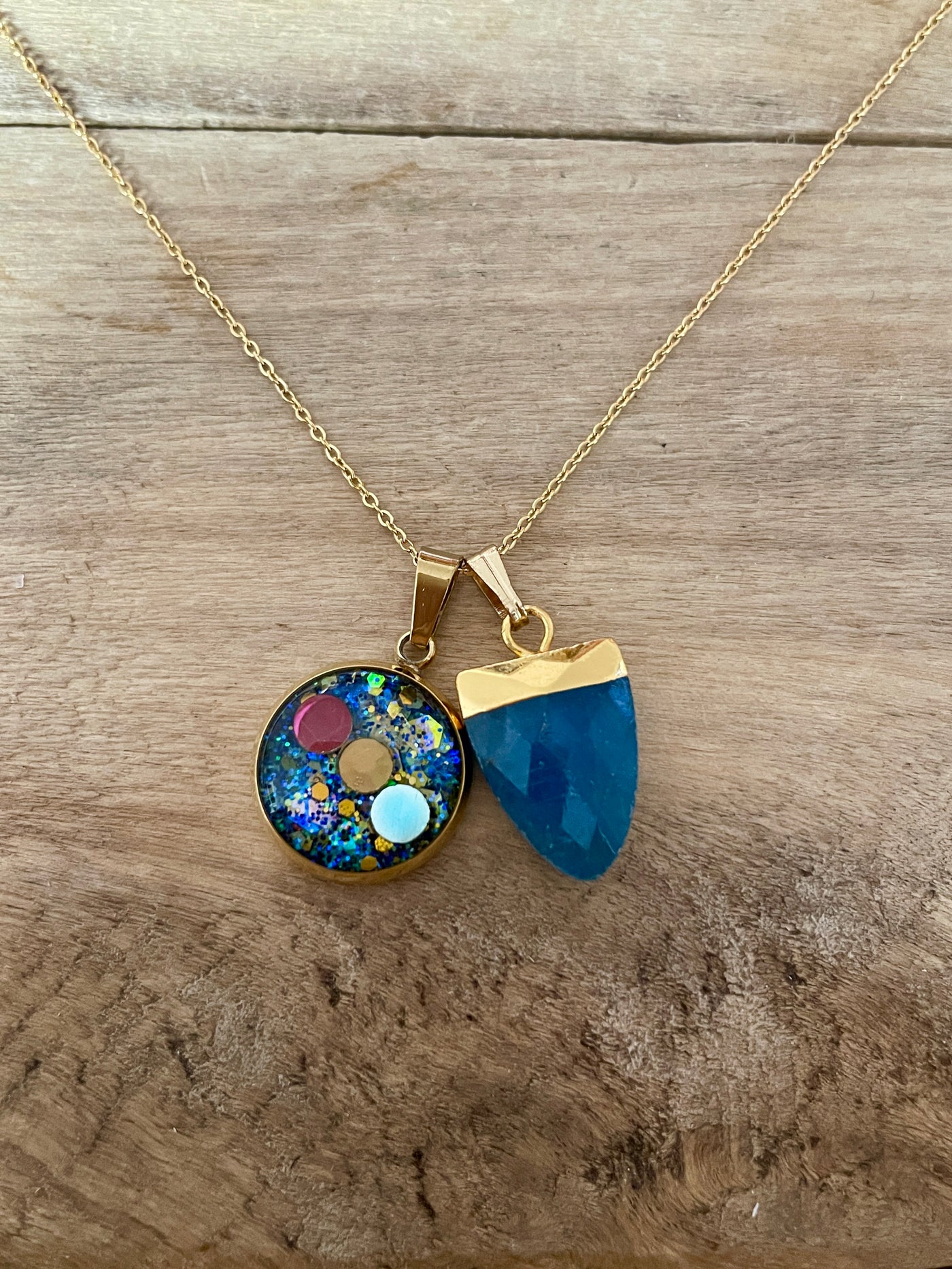 Collier simple doré APATITE Vies antérieures