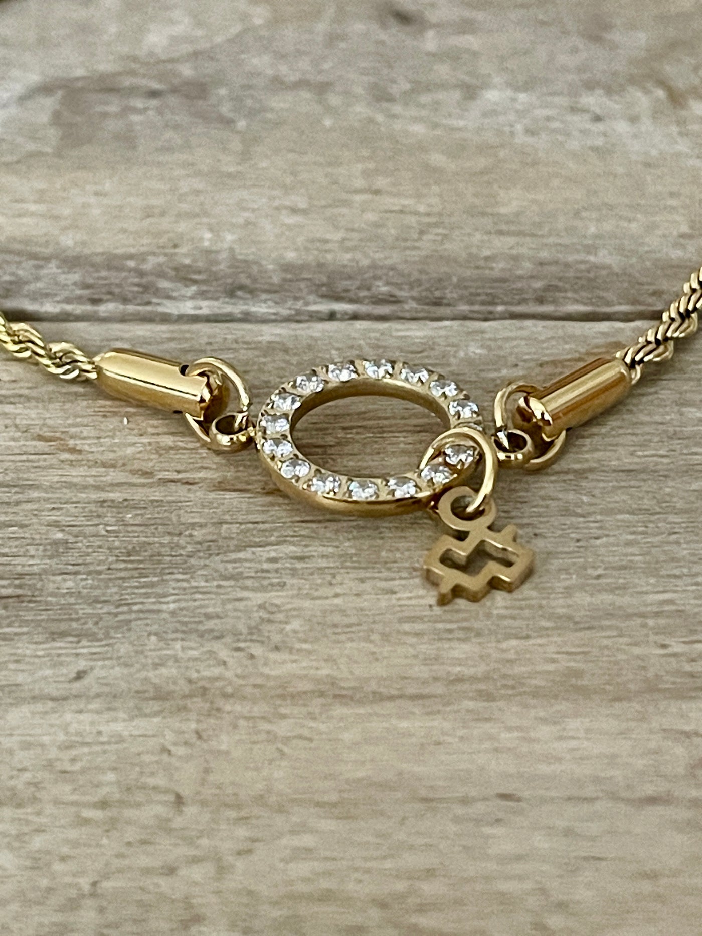 Bracelet doré AURORA Souffrance amoureuse