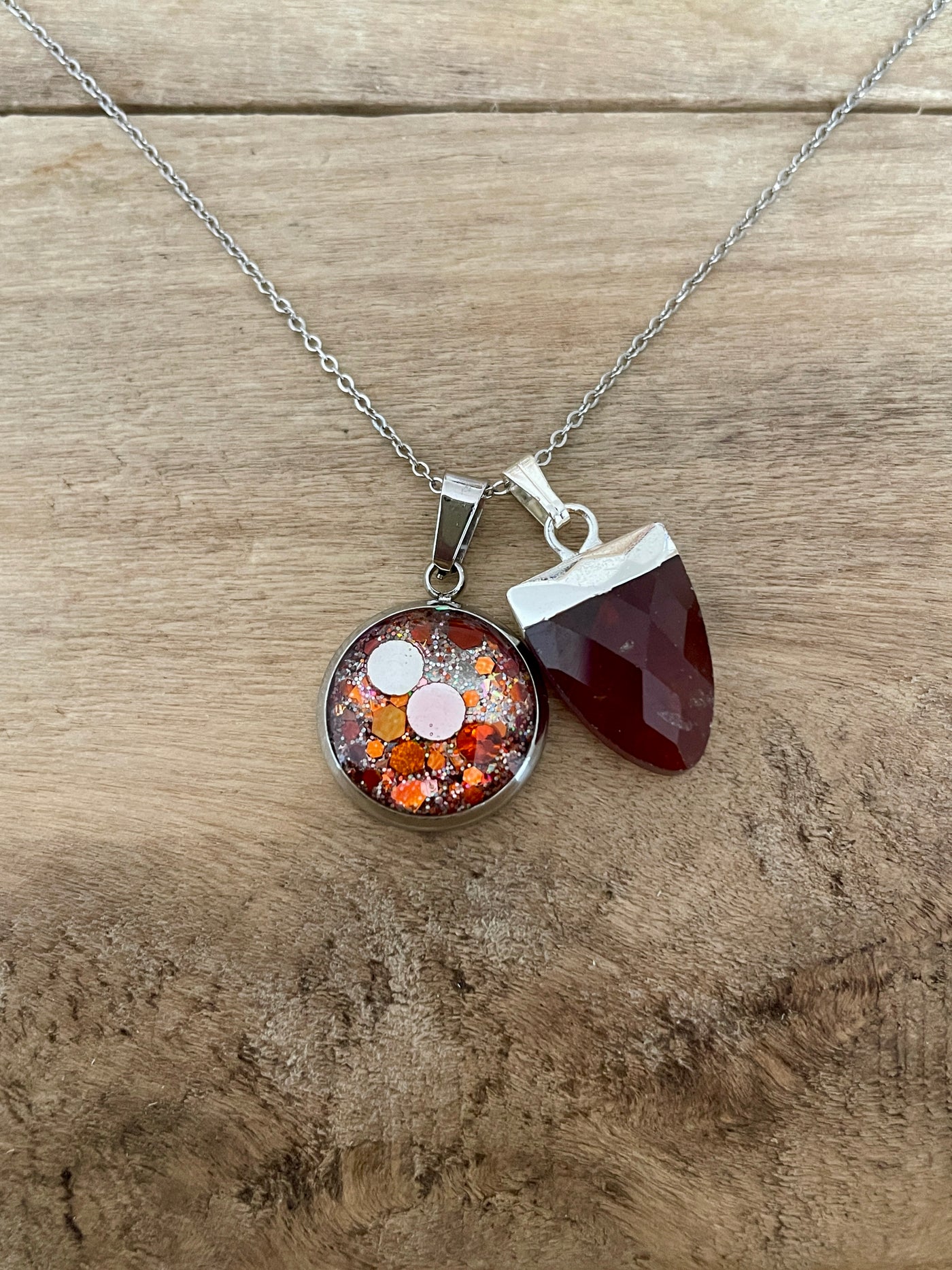 Collier simple argenté GRENAT Réharmonisation des 7 chakras