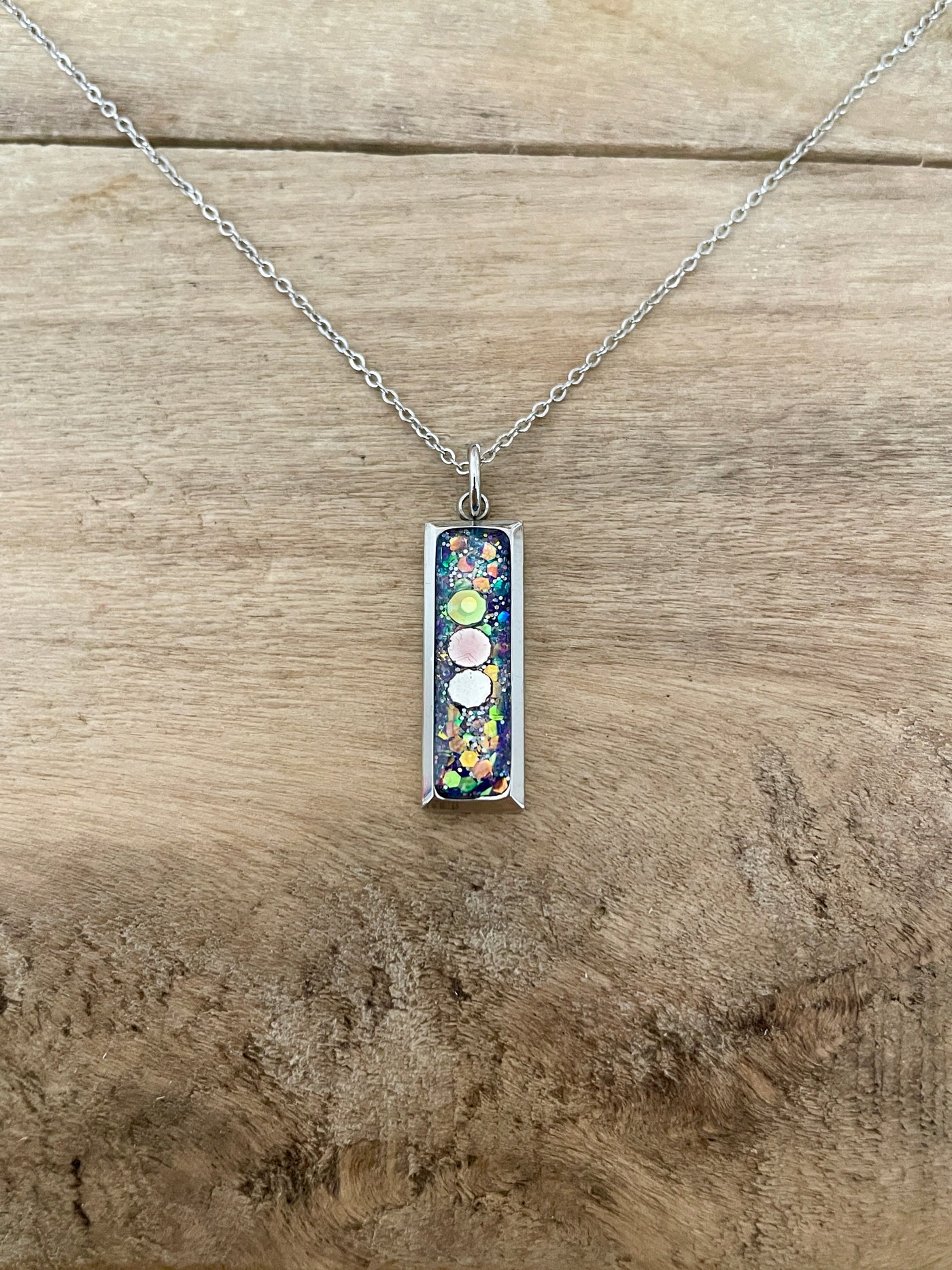 Collier simple argenté RECTANGLE Sécurité relationnelle