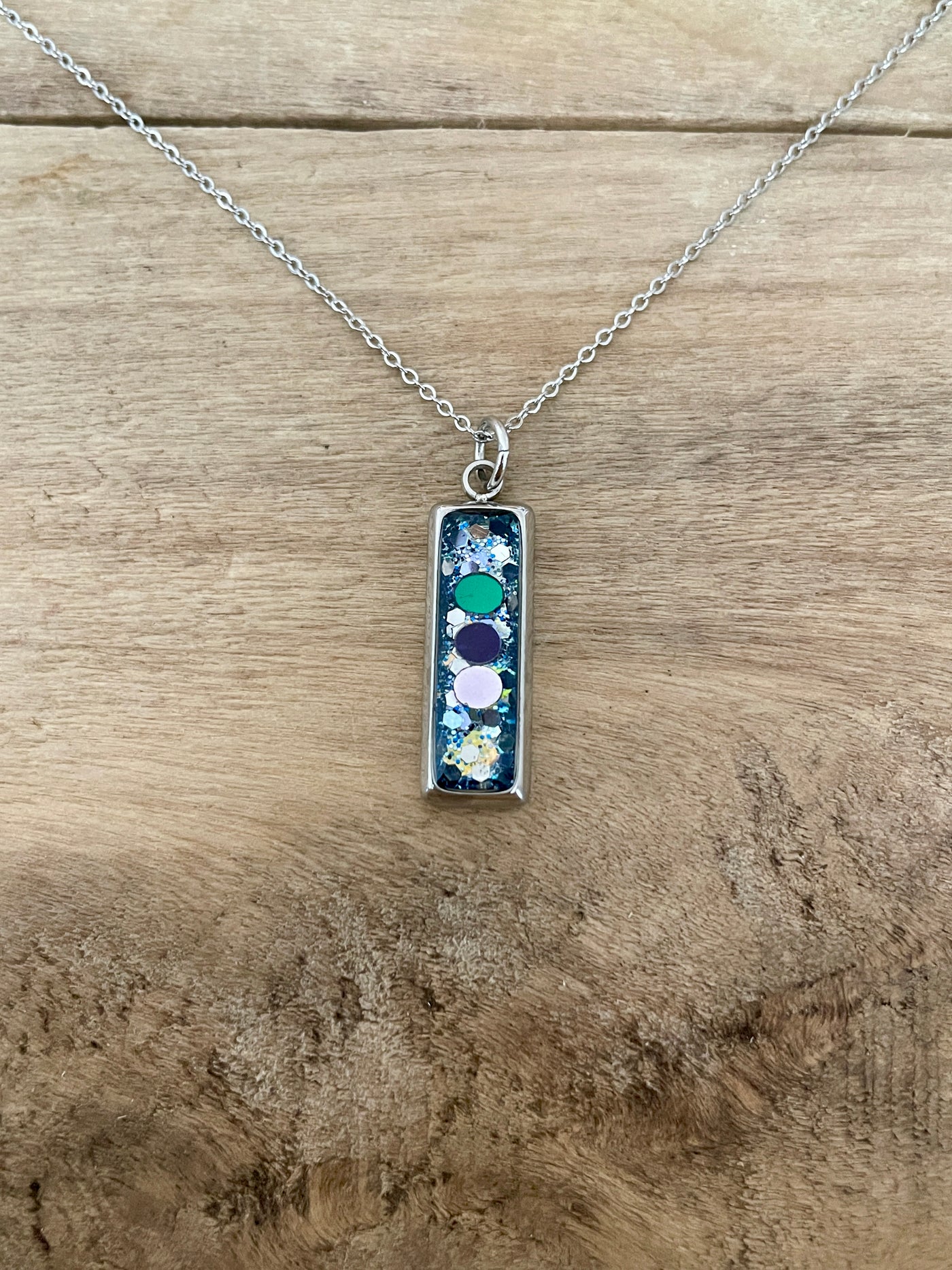 Collier simple argenté RECTANGLE Chakra coeur