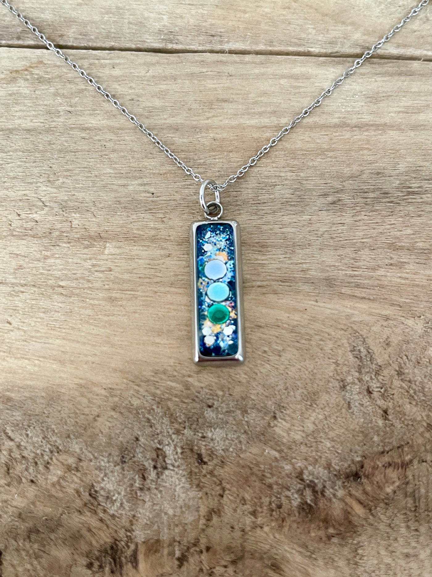 Collier simple argenté RECTANGLE Chakra sacré