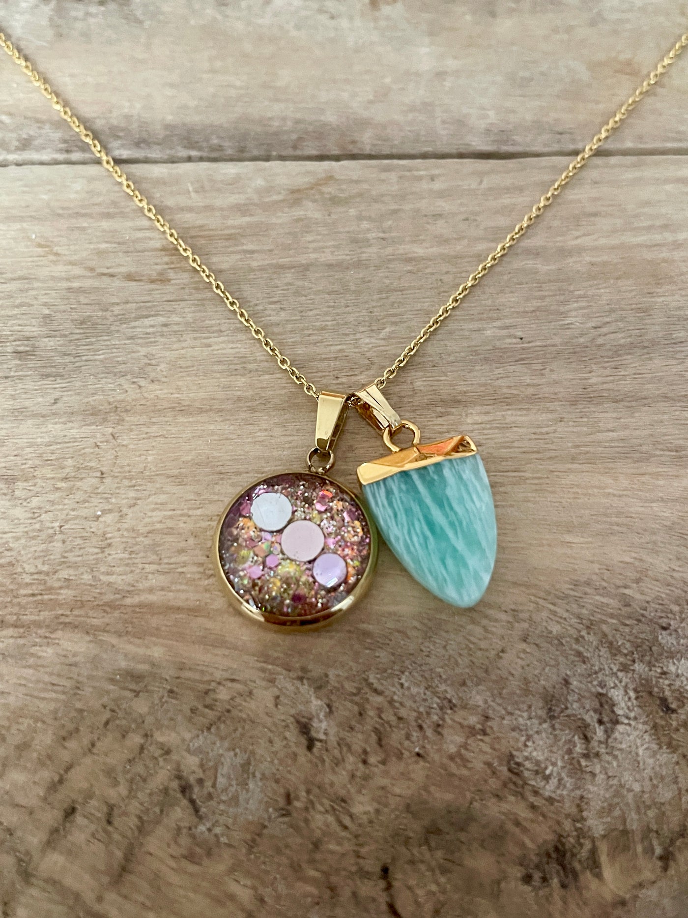 Collier simple doré AMAZONITE Sécurité relationnelle