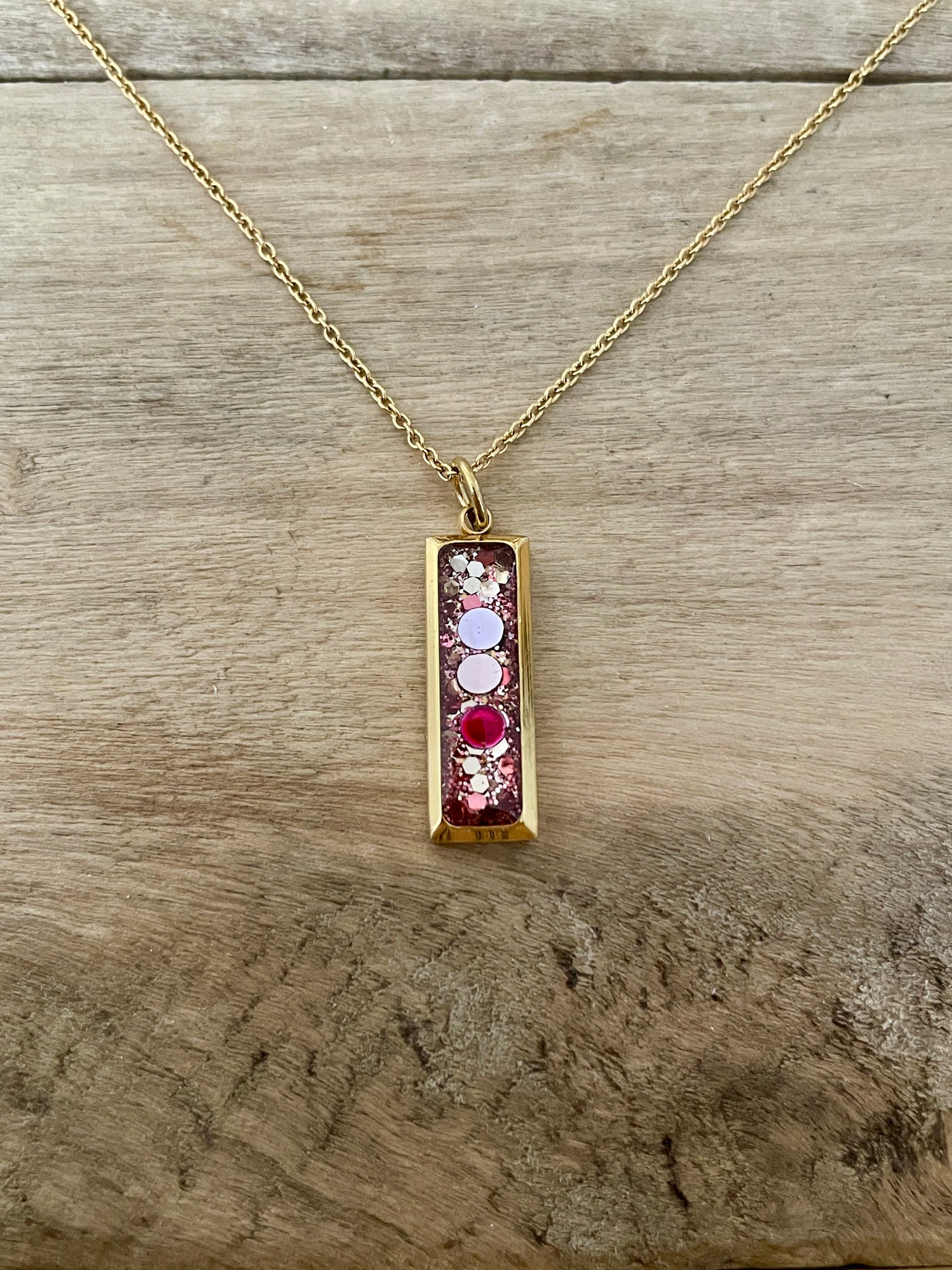 Collier simple doré RECTANGLE Lignée familiale