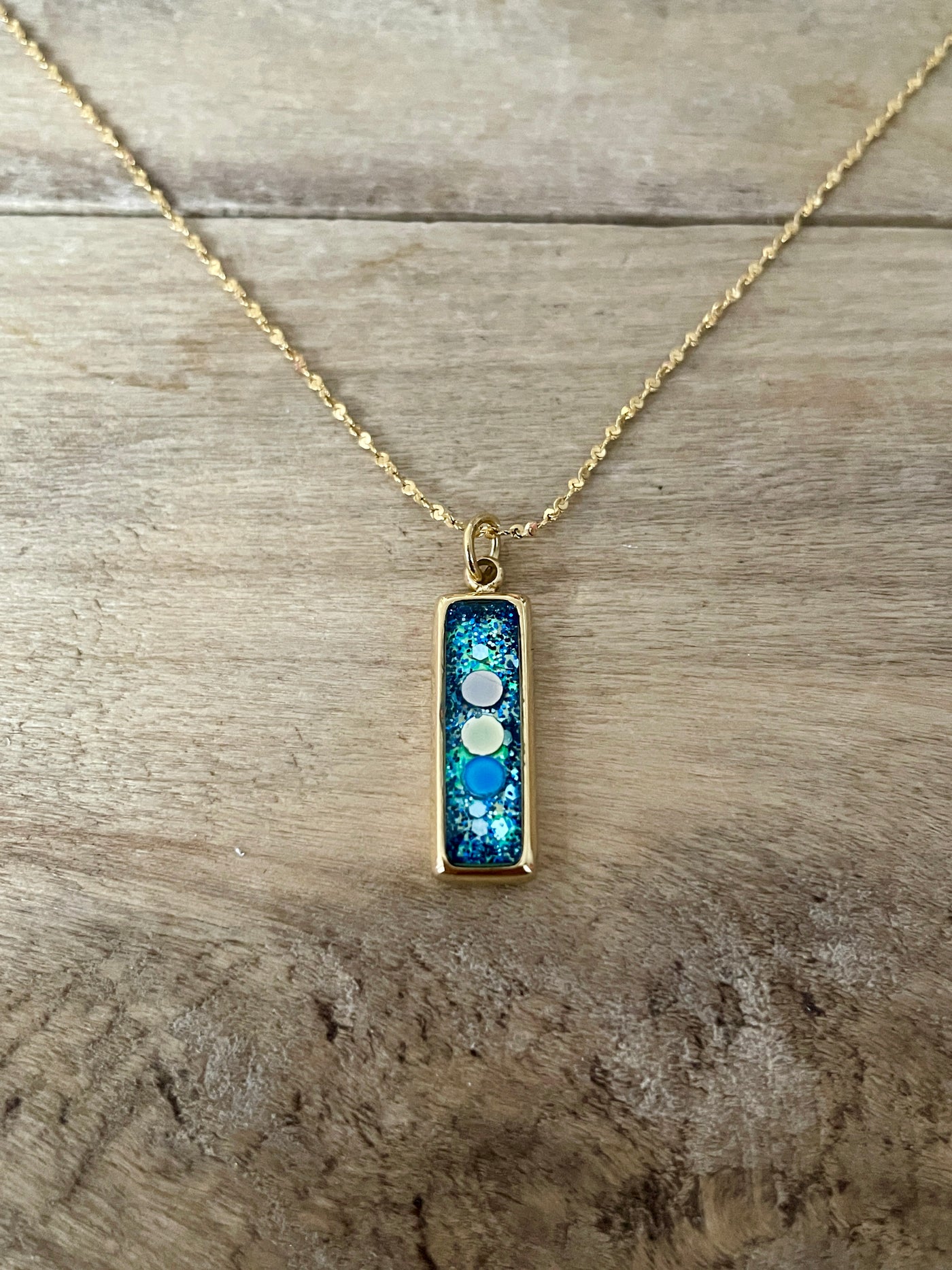 Simple silver MOONSTONE necklace Self image