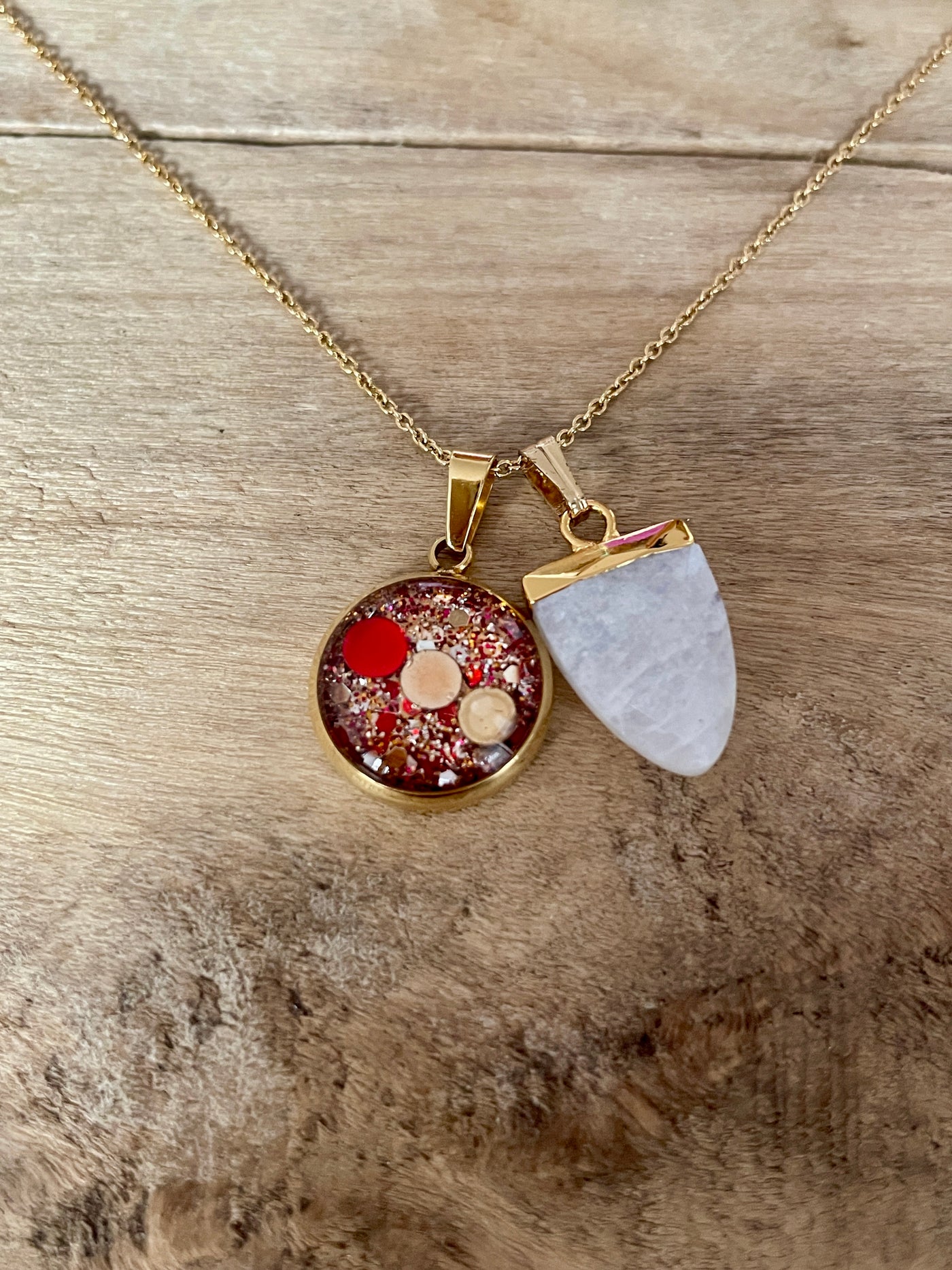 Collier doré simple PIERRE DE LUNE Chakra sacré