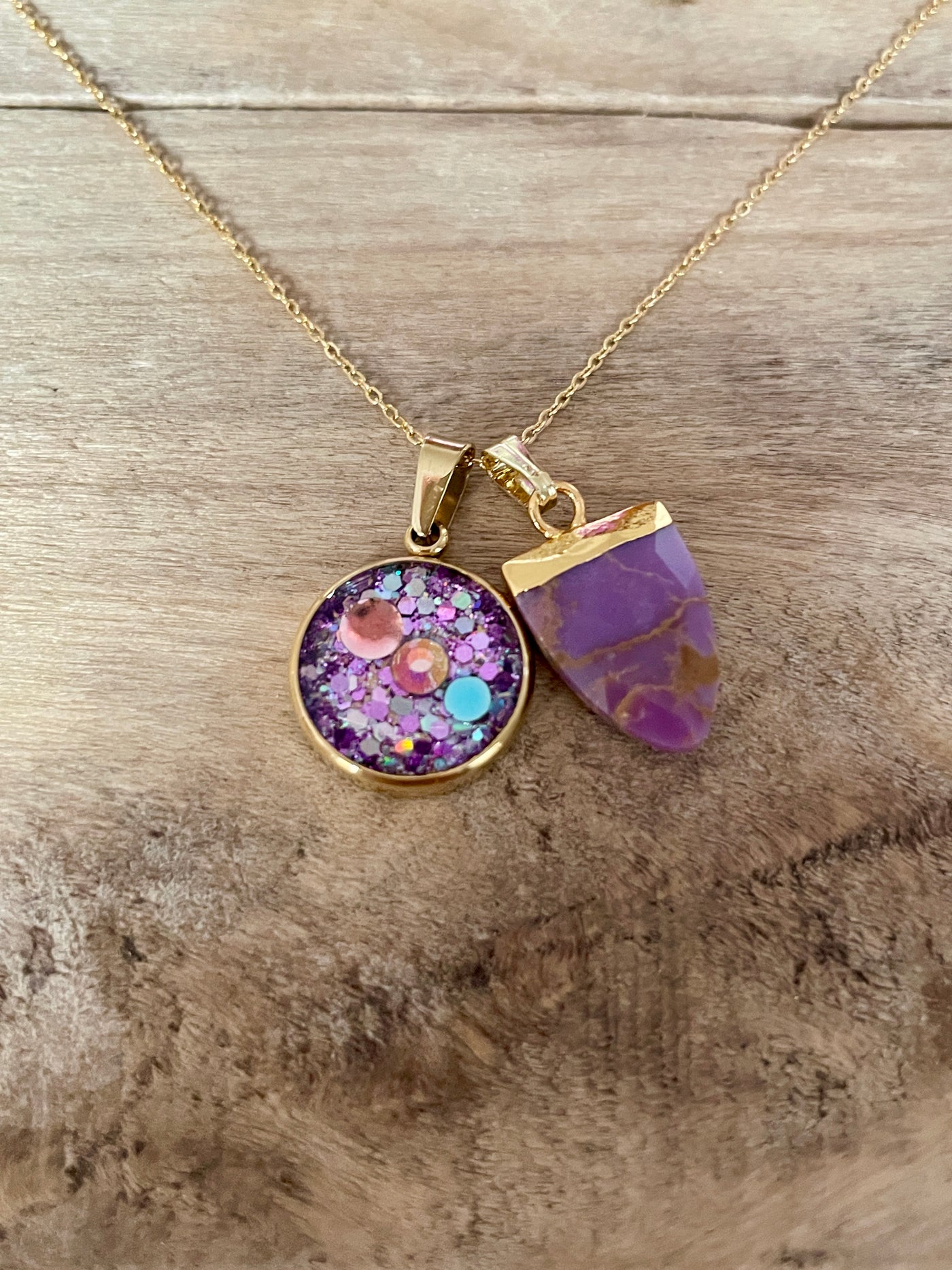 Collier simple doré SUGILITE Nuit noire de l'âme