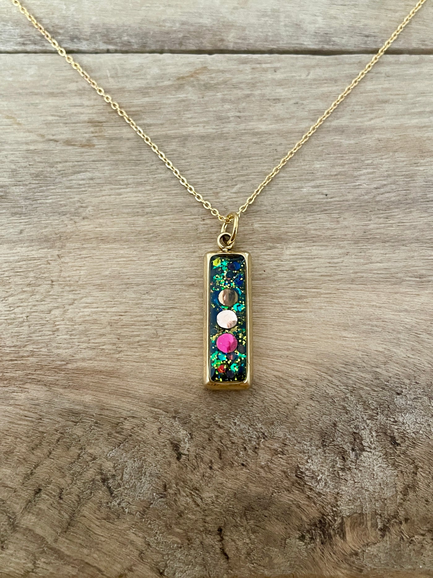 Collier simple doré RECTANGLE Etre soi