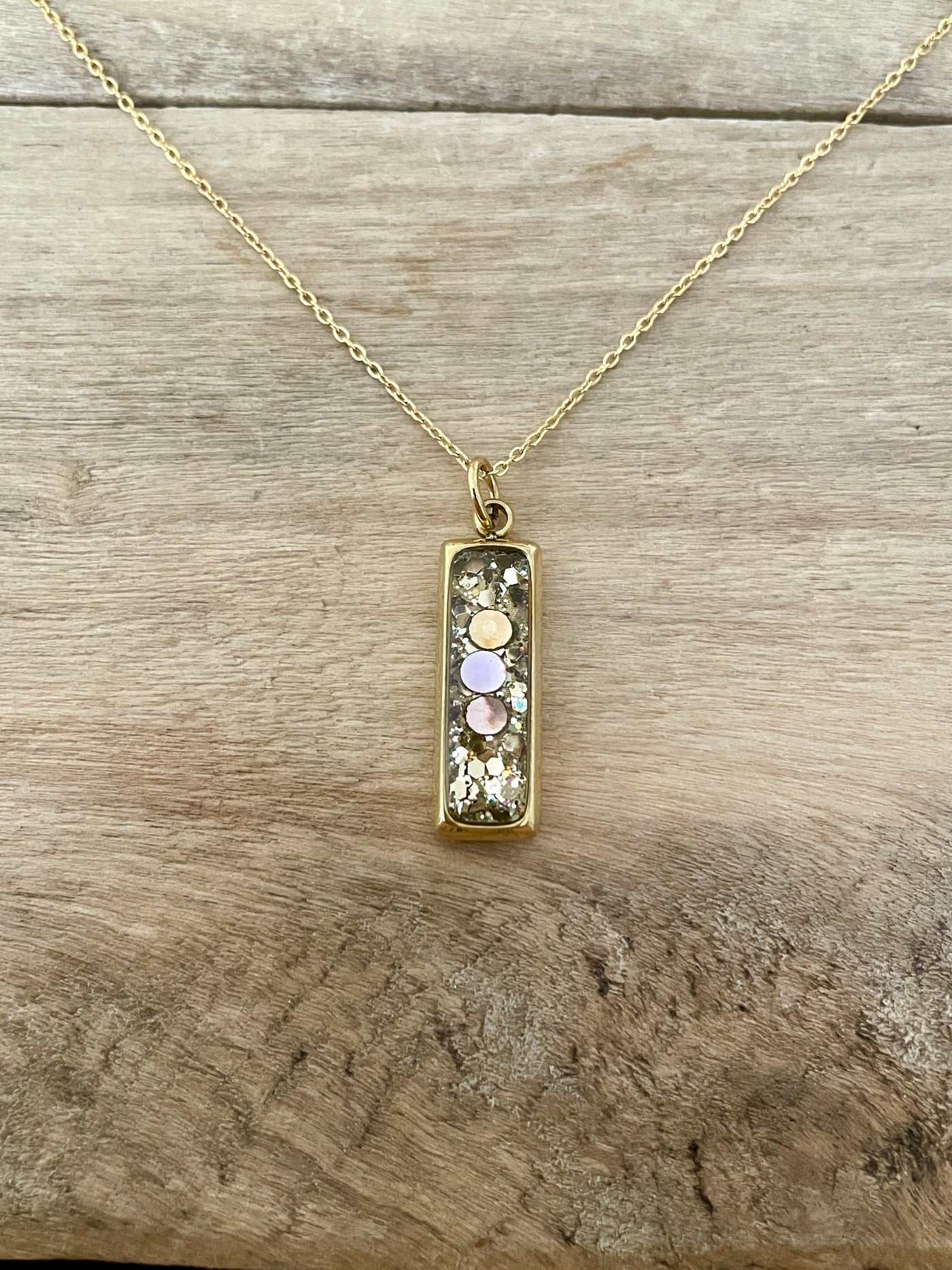 Collier simple doré RECTANGLE Evolve