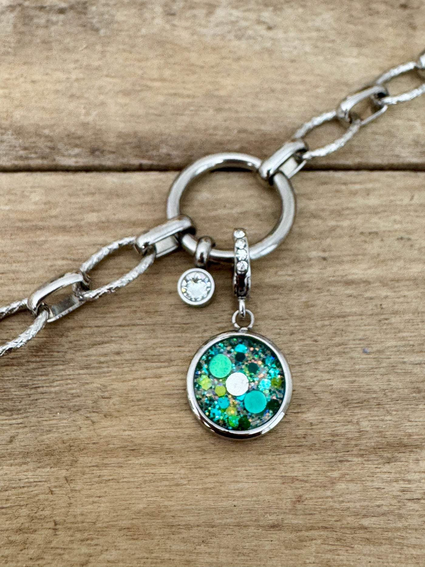 Charm Cristal argenté Blessure de Trahison (vendu sans bracelet)