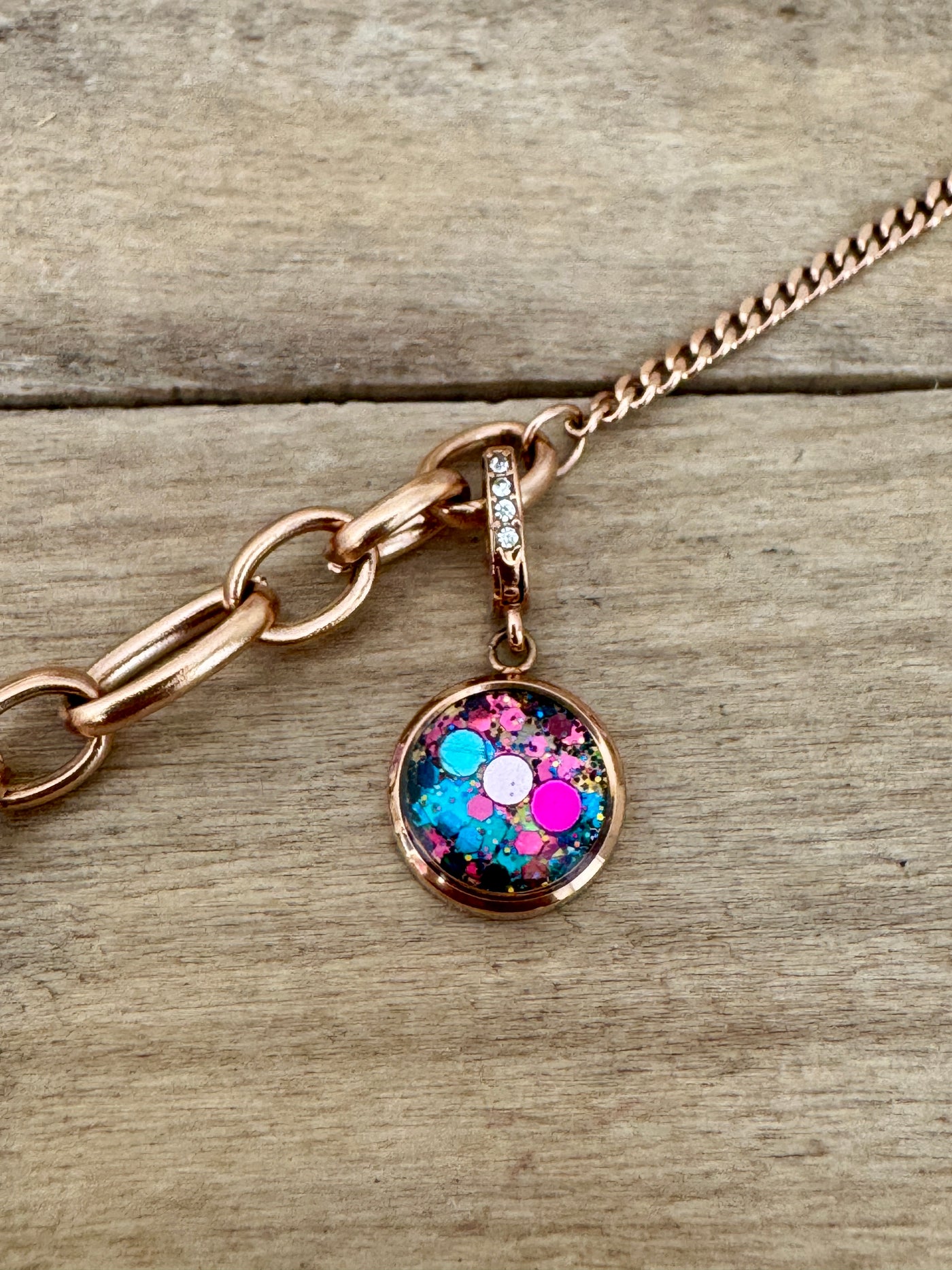 Charm Cristal or rose Blessure de Trahison (vendu sans bracelet)