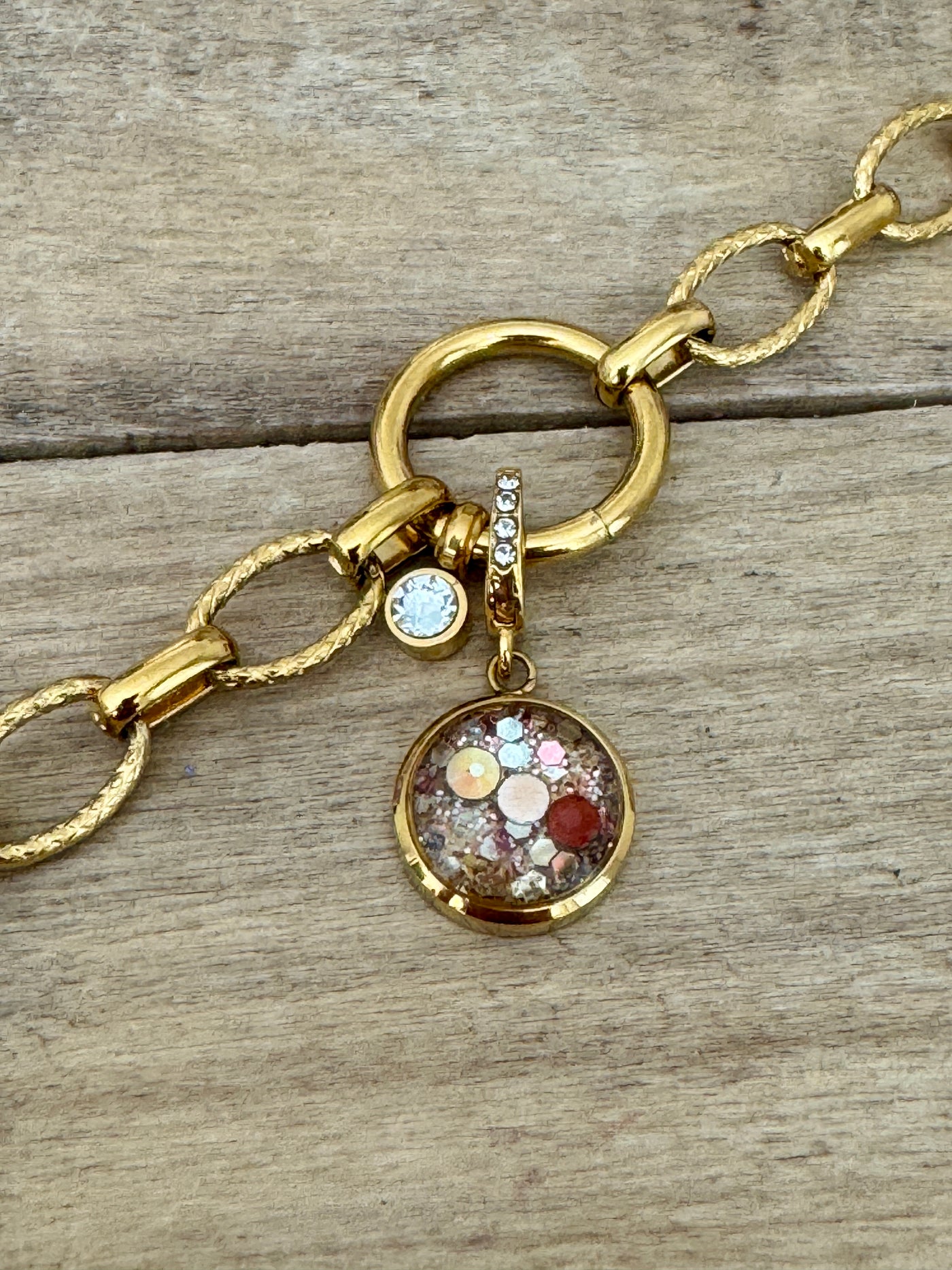 Charm Cristal doré Blessure de rejet (vendu sans bracelet)