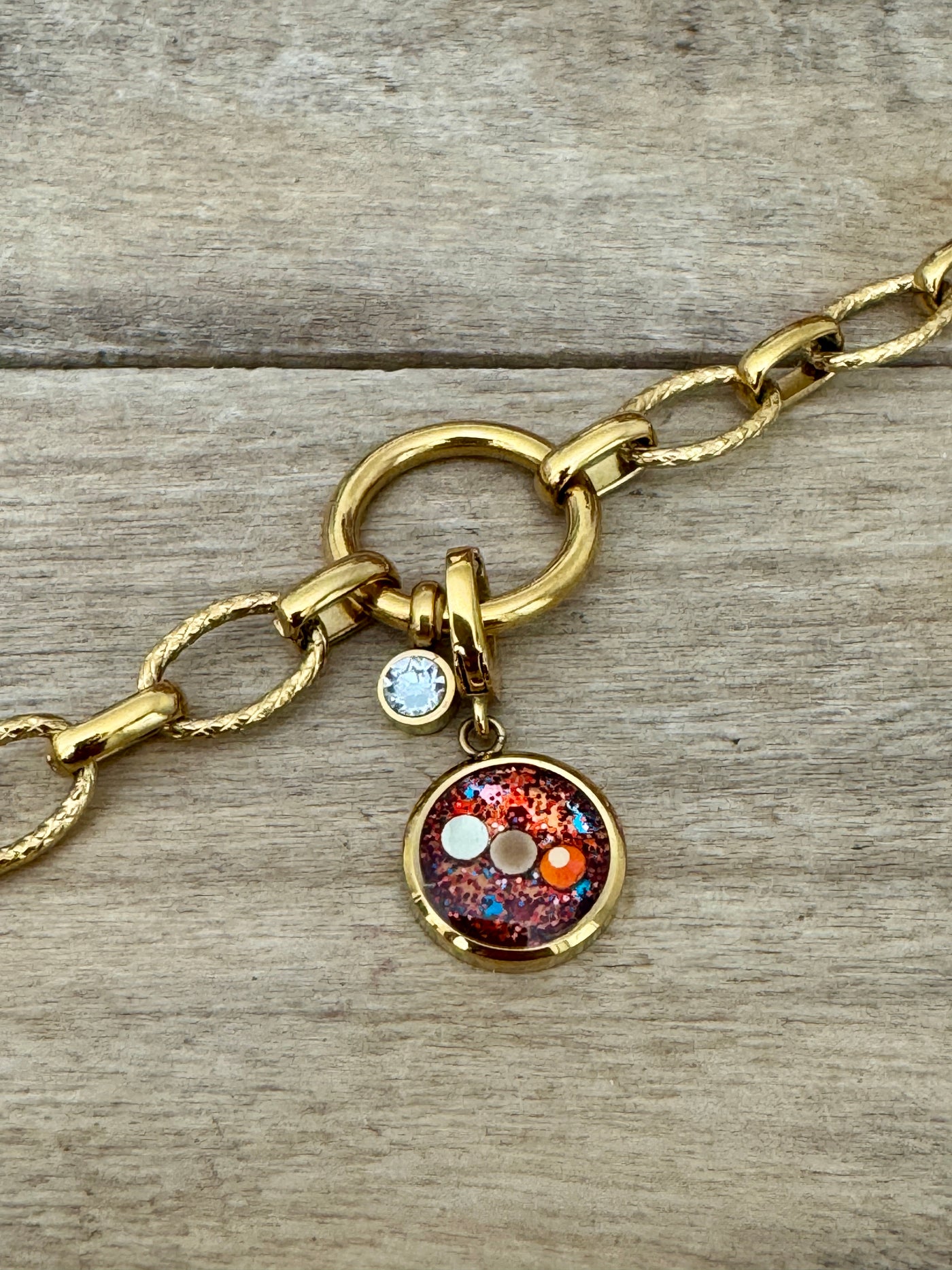 Charm Cristal doré Blessure de Trahison (vendu sans bracelet)