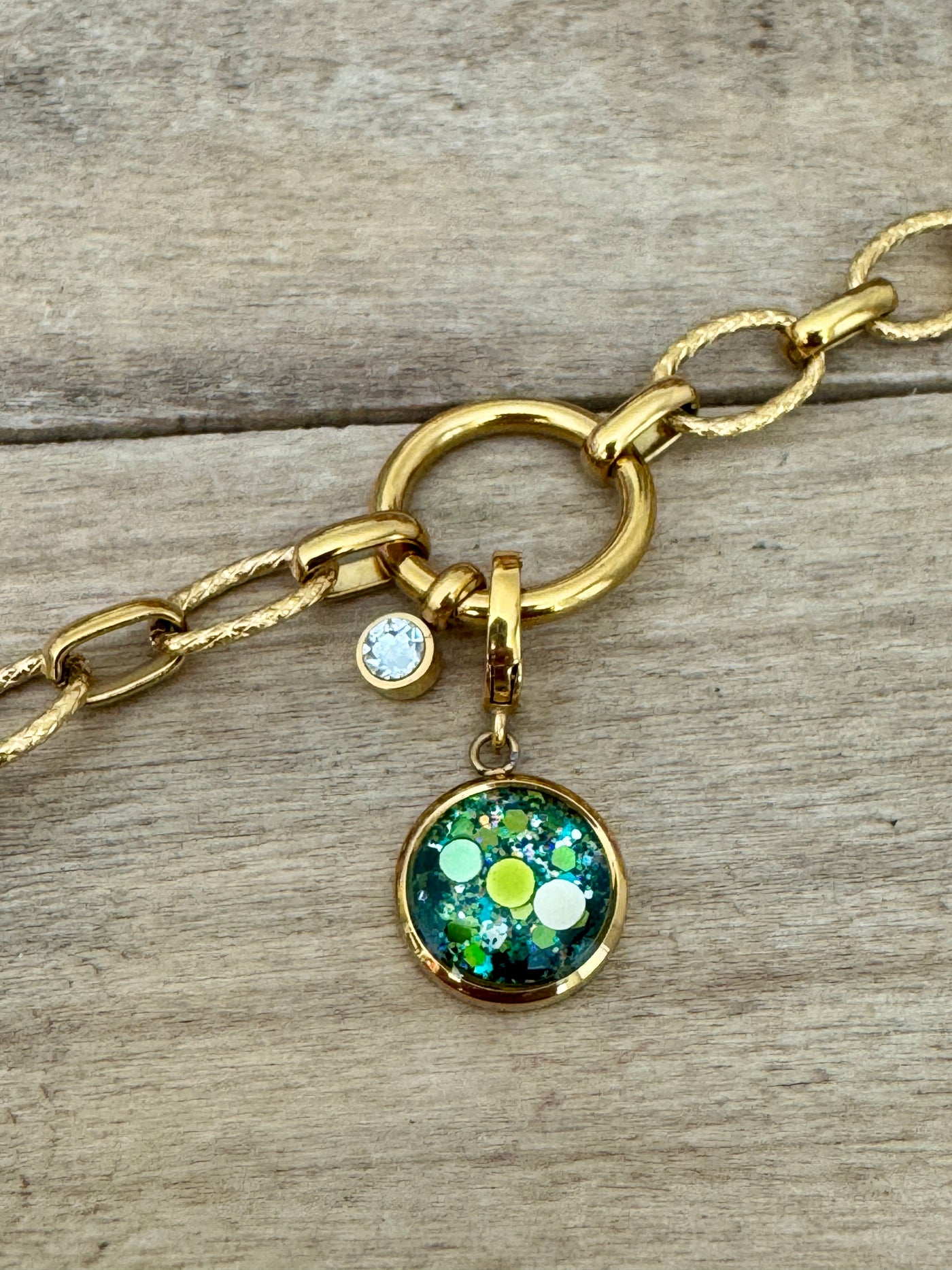Charm doré Amour de soi (vendu sans bracelet)