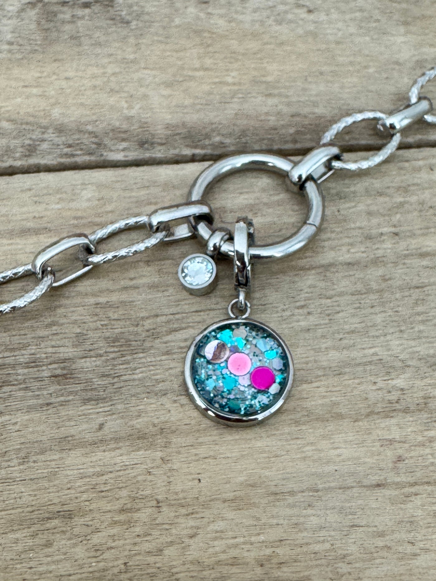 Charm argenté Choc émotionnel (vendu sans bracelet)