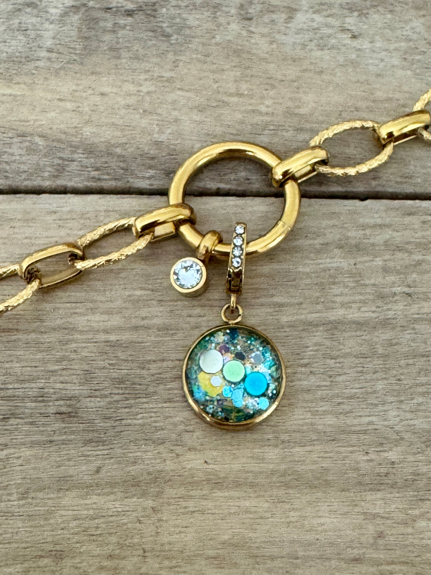 Charm Cristal doré Evolve (vendu sans bracelet)