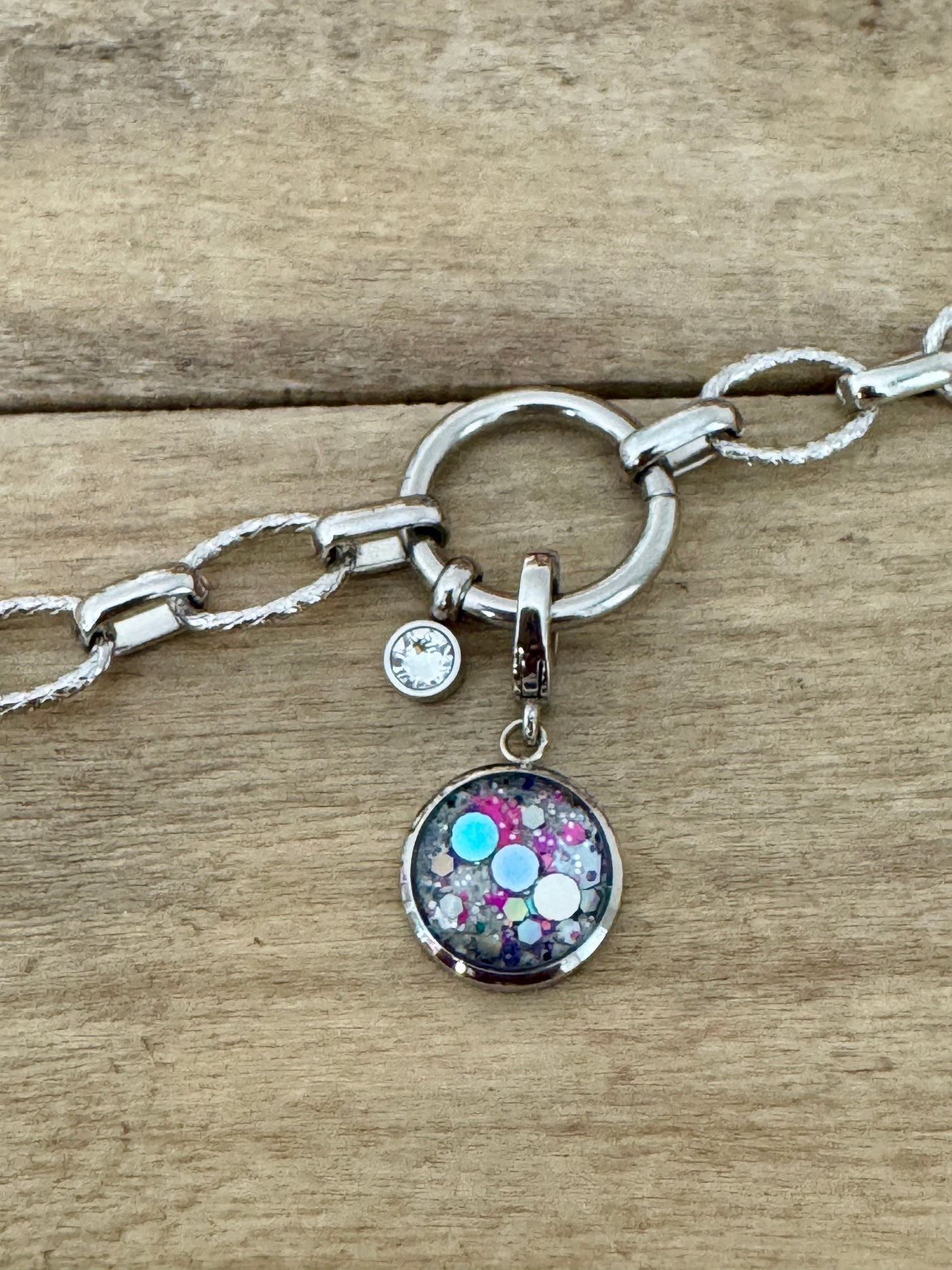 Charm argenté Evolve (vendu sans bracelet)
