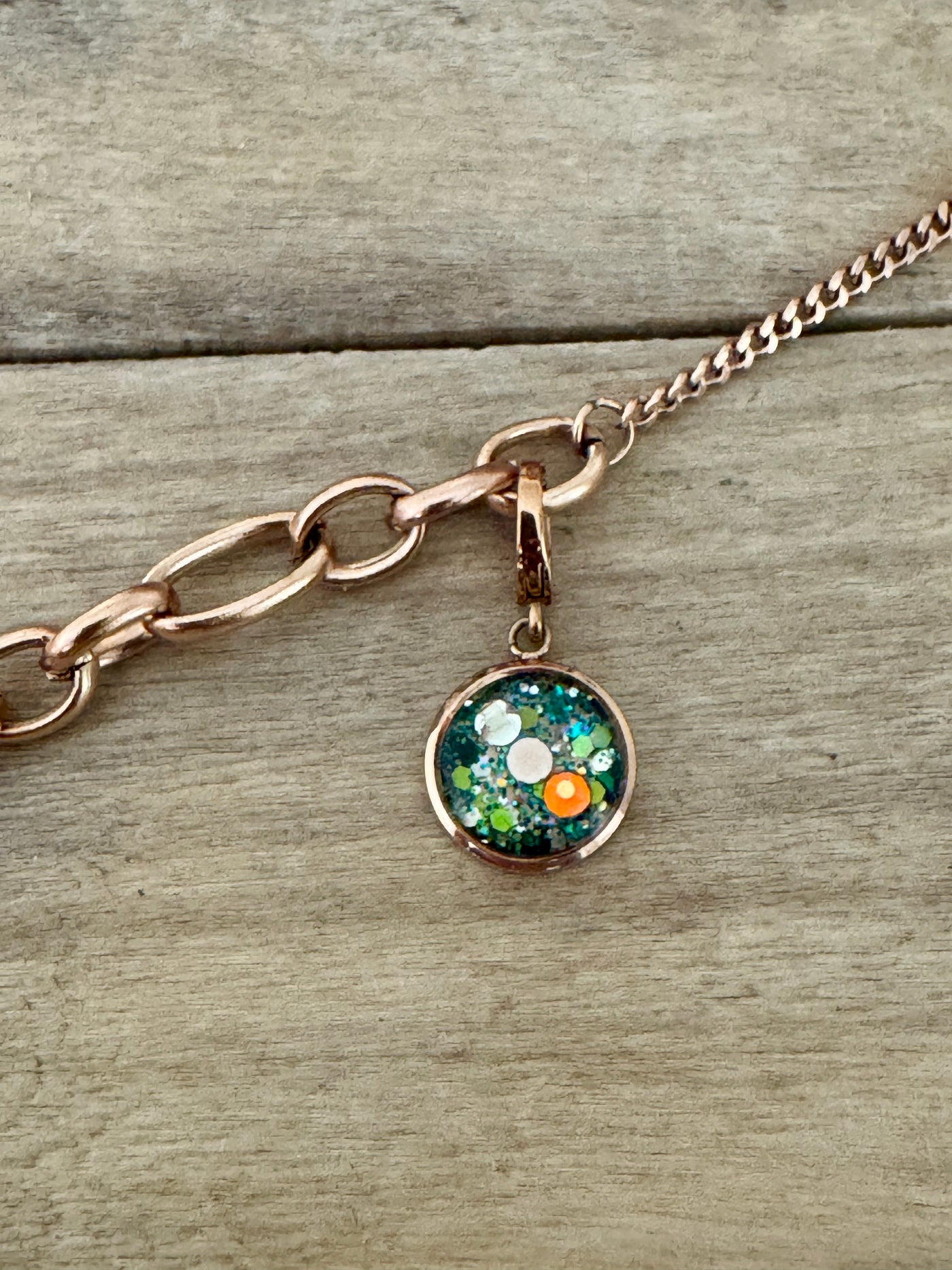 Charm or rose Lâcher prise (vendu sans bracelet)