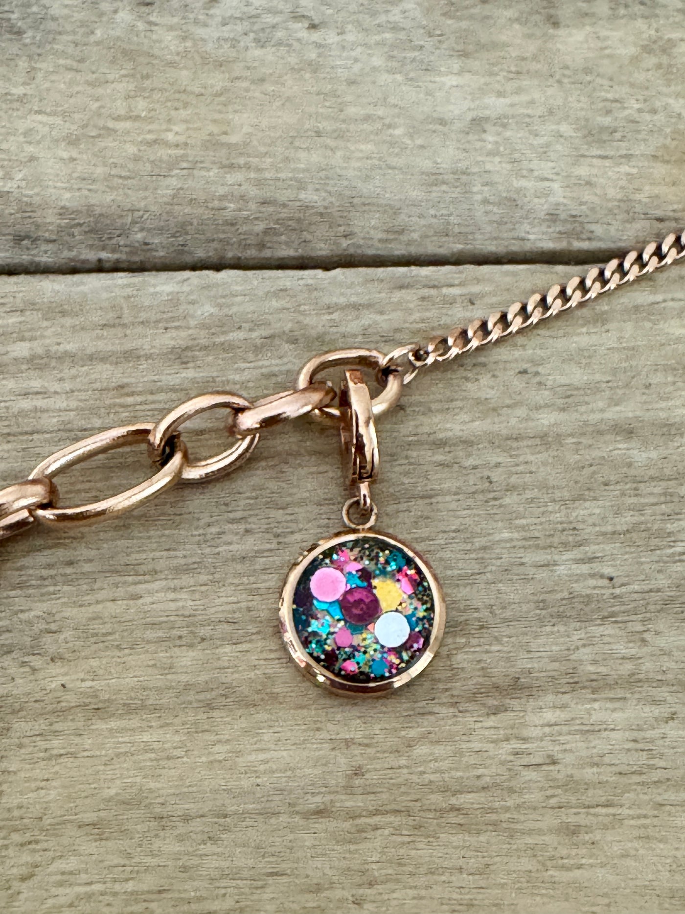Charm or rose Abondance (vendu sans bracelet)