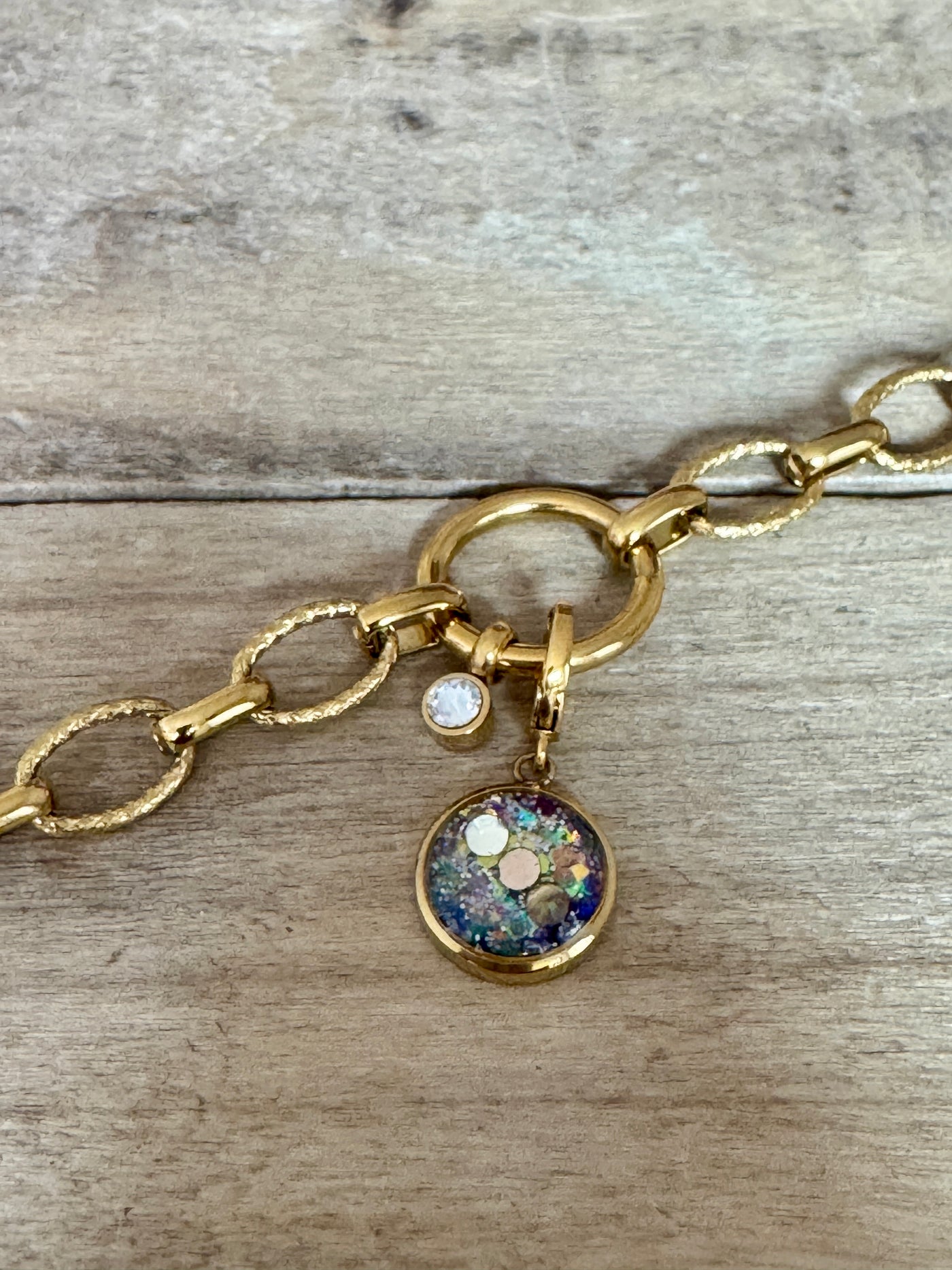 Charm doré Instant présent (vendu sans bracelet)