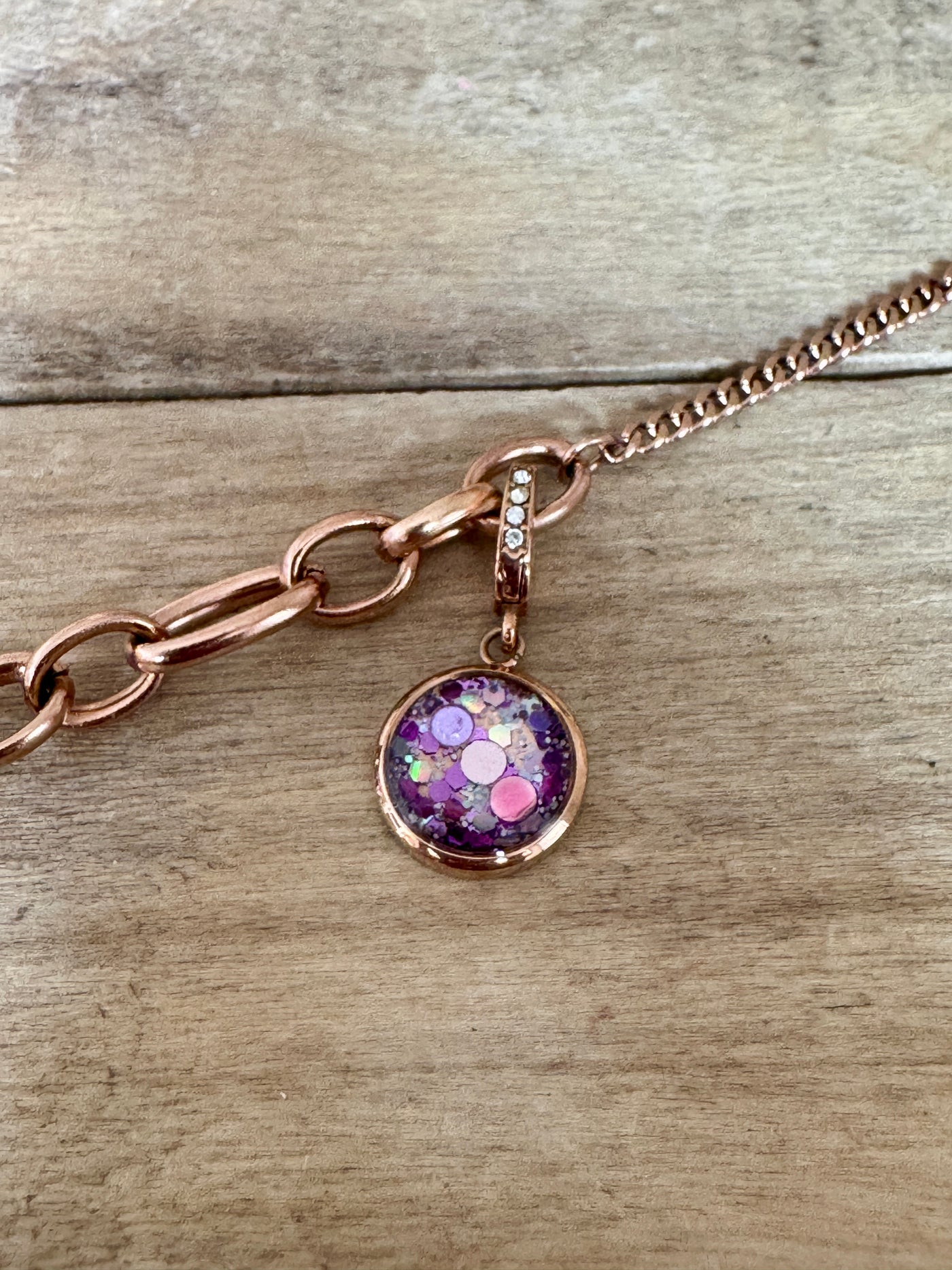Charm Cristal or rose Vies antérieures(vendu sans bracelet)