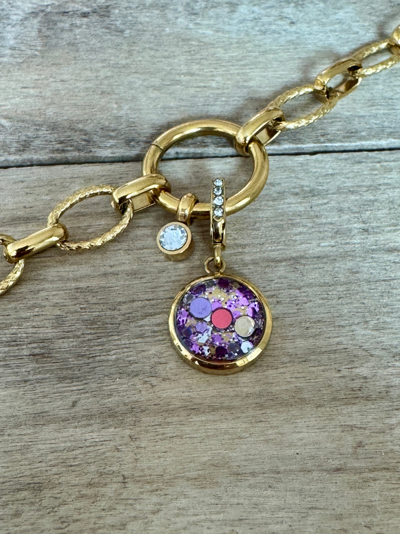 Charm Cristal doré Apaisement des émotions (vendu sans bracelet)