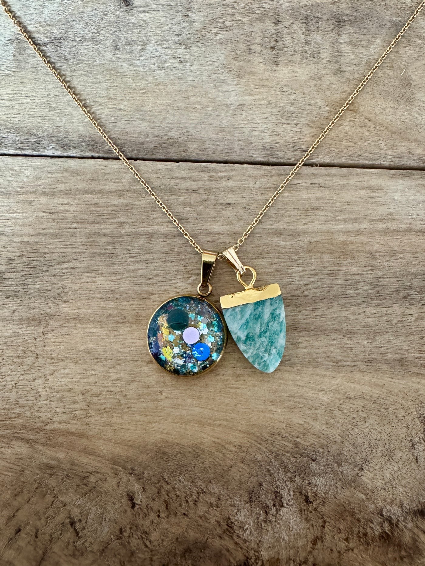 Collier simple doré AMAZONITE Déblocage du noeud bloquant du moment