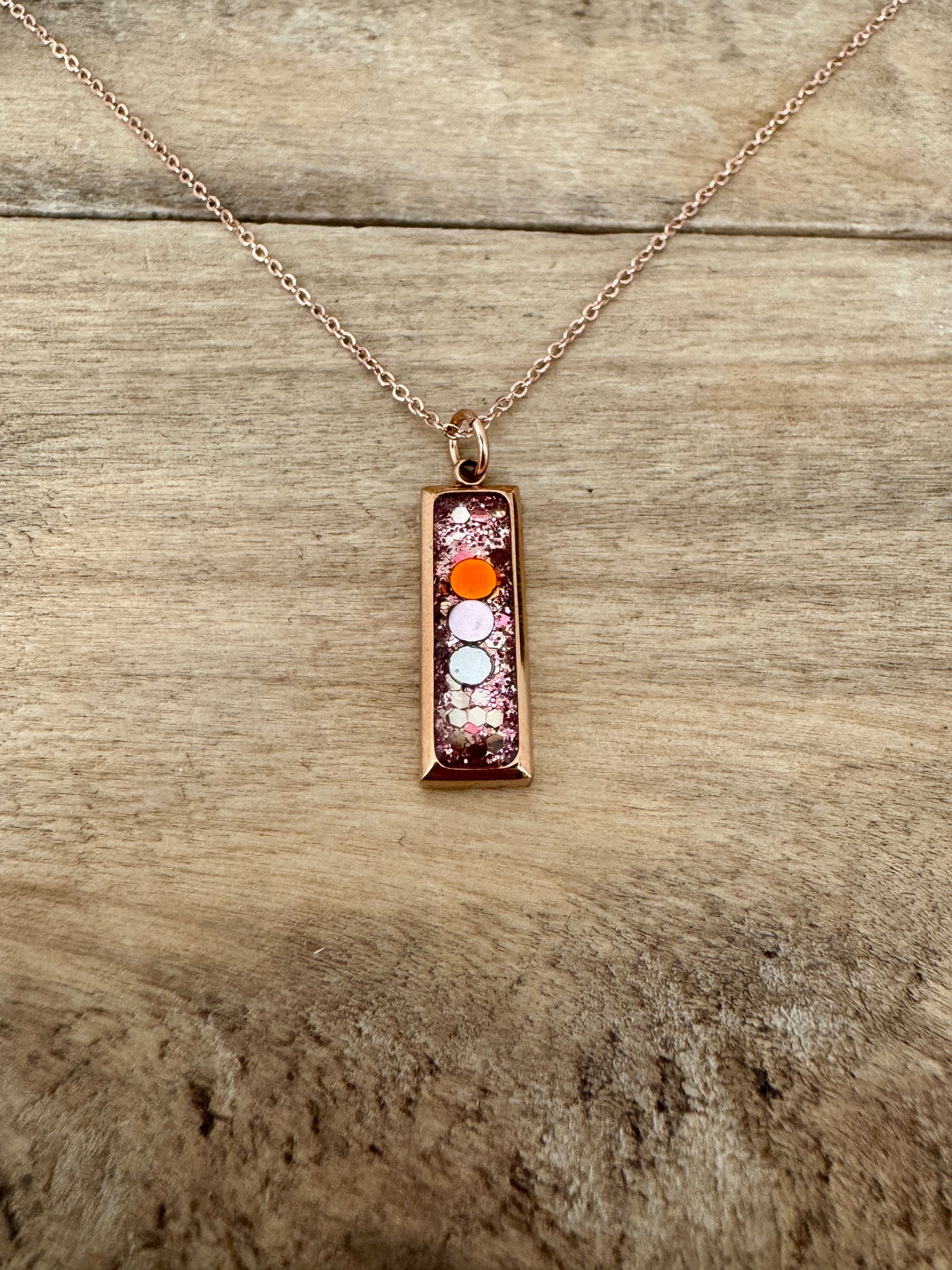 Collier simple or rose RECTANGLE Canalisation et intuition