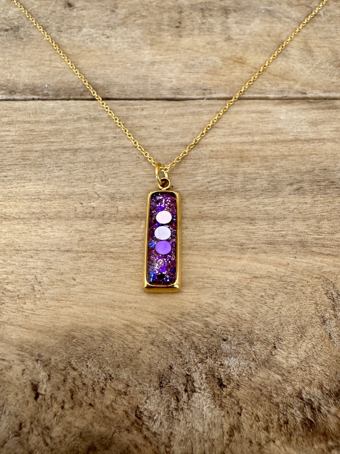 Collier simple doré RECTANGLE Vies antérieures