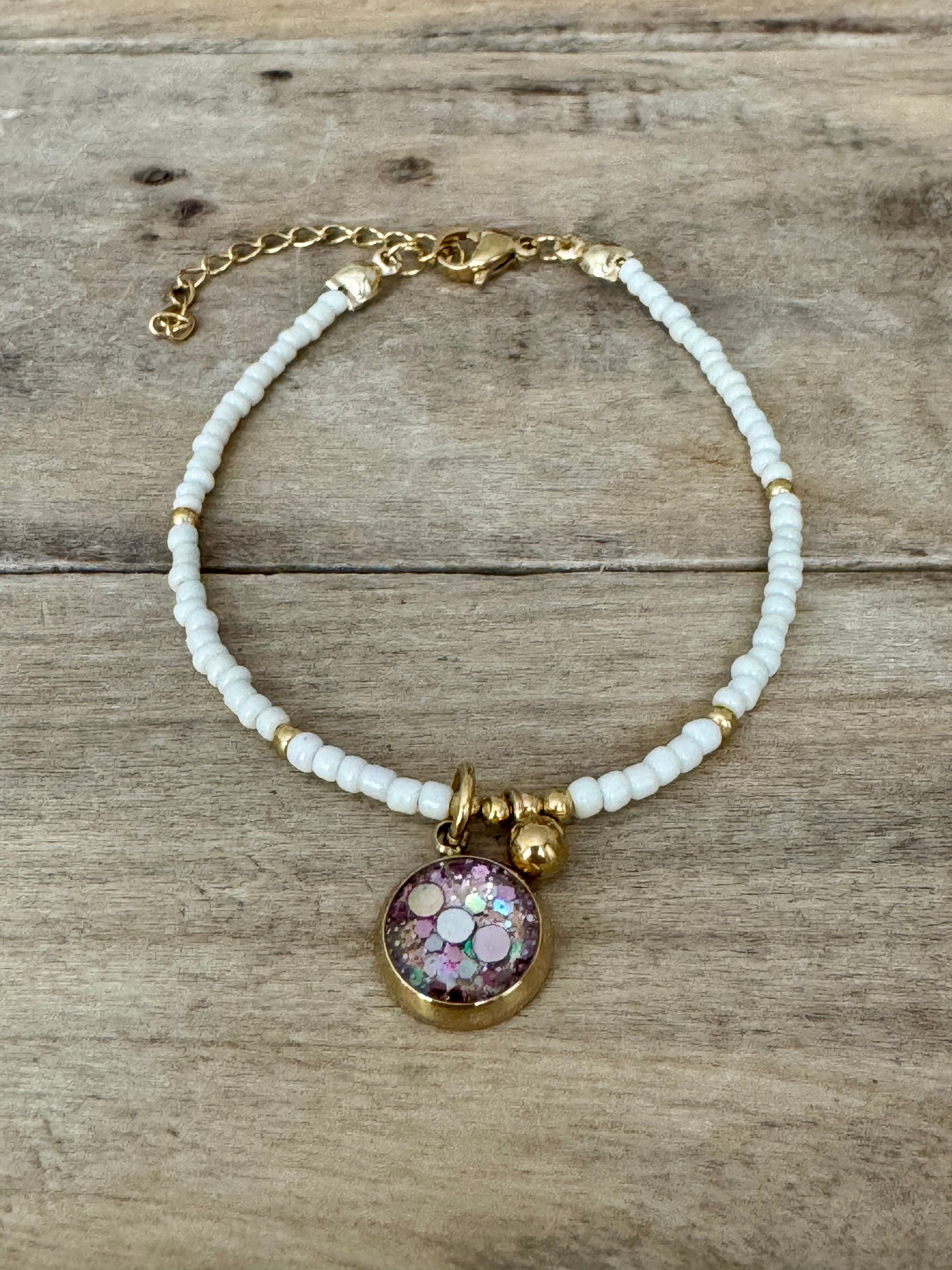 Bracelet doré Féminin sacré
