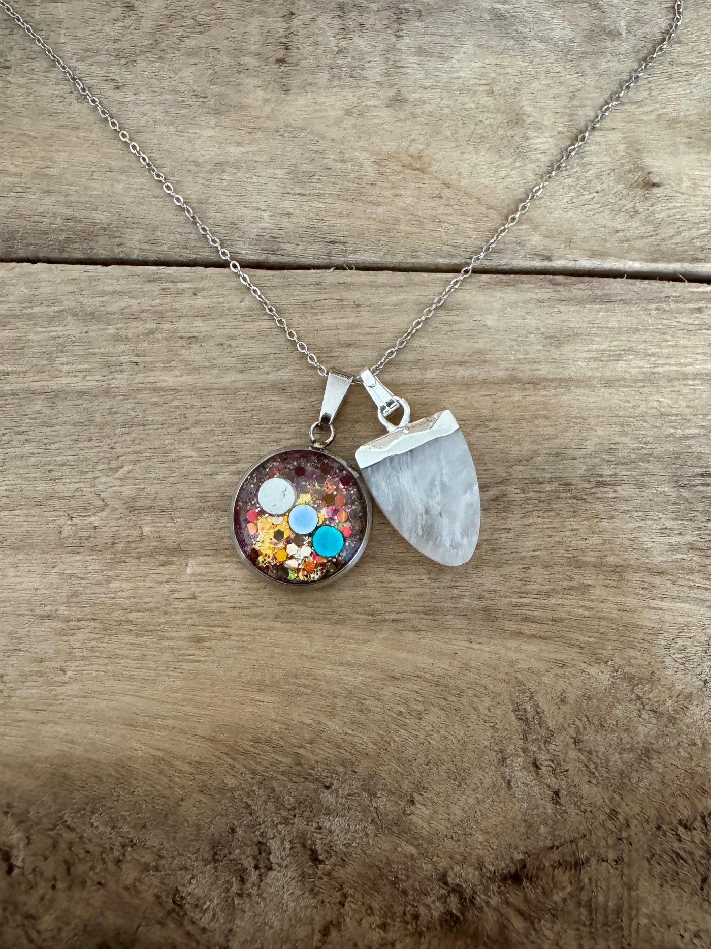 Collier simple argenté PIERRE DE LUNE Relation au père