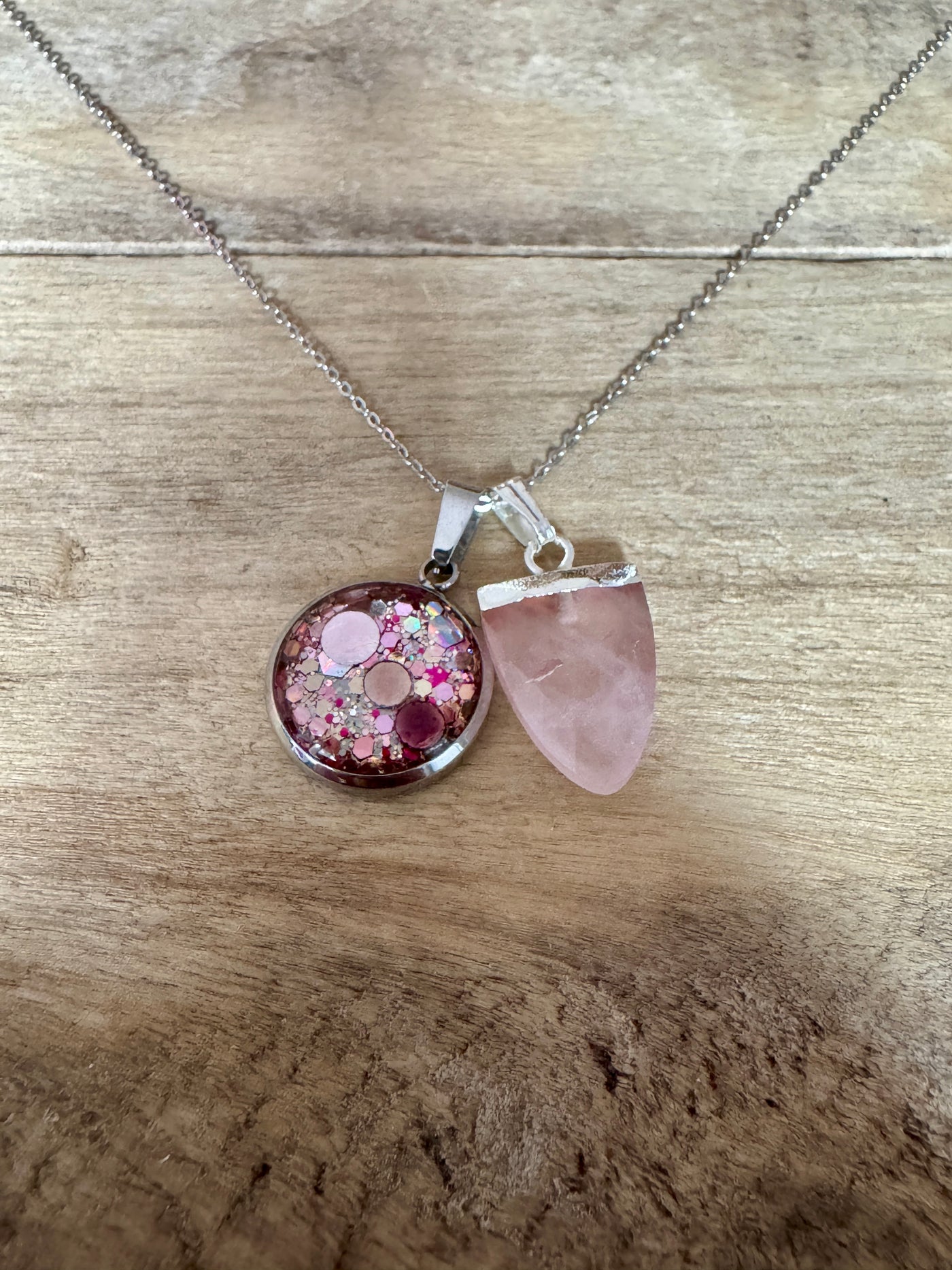 Collier simple argenté QUARTZ ROSE Réminiscence